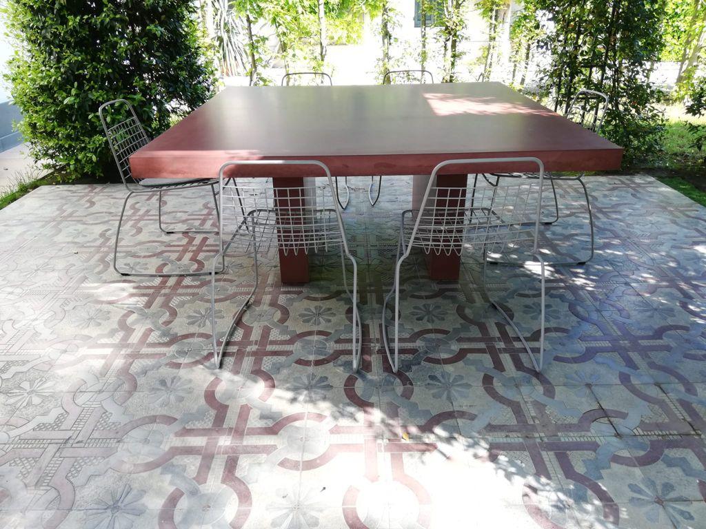 https://a.1stdibscdn.com/21st-century-giorgione-180-red-concrete-dining-table-100-handcrafted-in-italy-for-sale-picture-9/f_38941/f_236379821621243538639/WhatsApp_Image_2021_05_10_at_12_39_36_1__master.jpeg