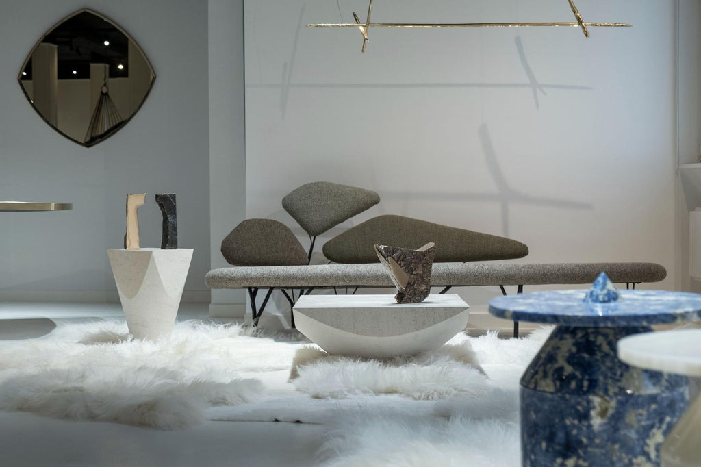https://a.1stdibscdn.com/green-borghese-sofa-noe-duchaufour-lawrance-for-sale-picture-7/f_12192/f_347933121686856646407/WhatsApp_Image_2021_10_29_at_9_37_06_PM_1__master.jpeg