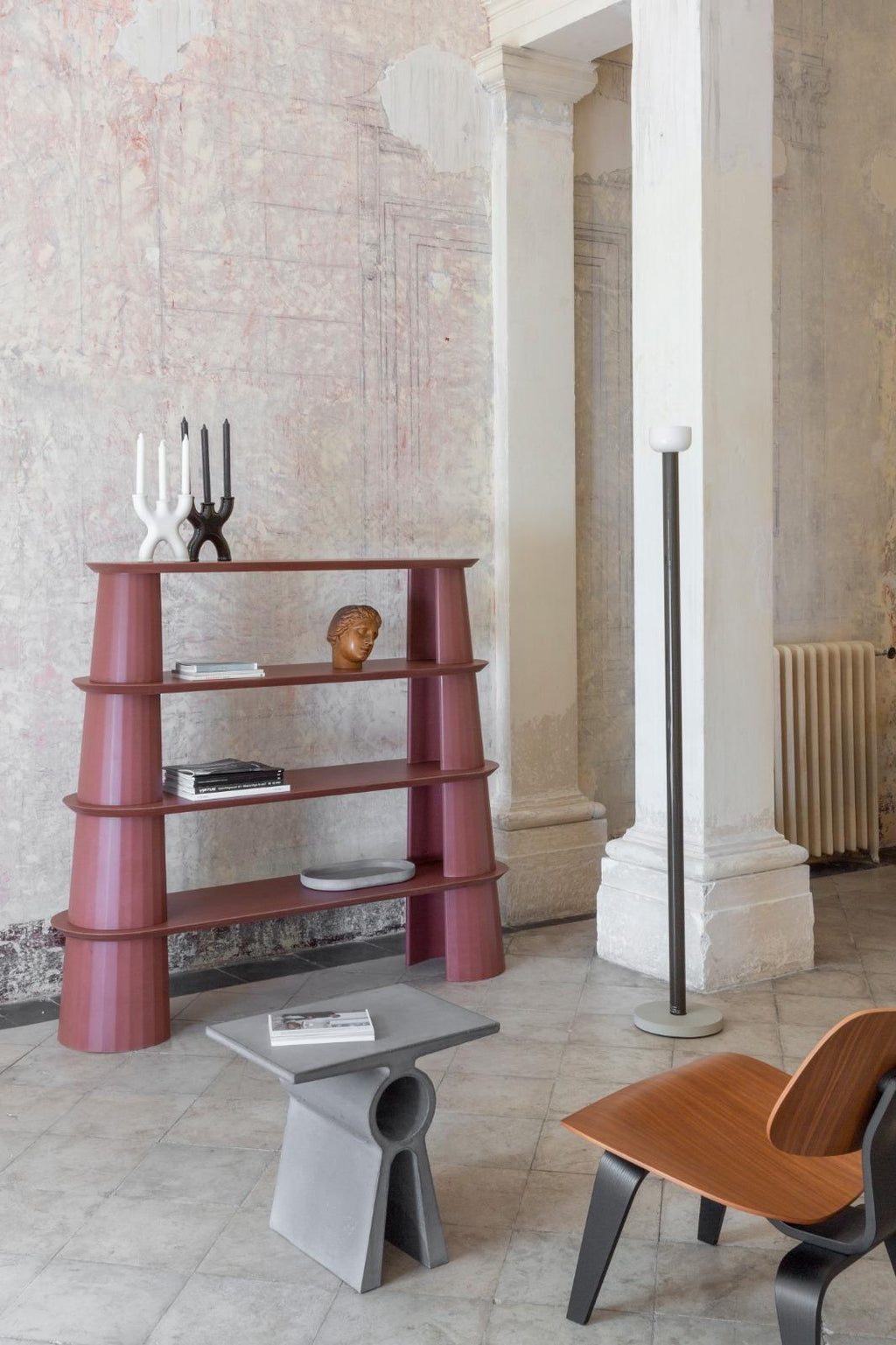 https://a.1stdibscdn.com/concrete-side-table-b-abecedario-collection-studio-irvine-for-formacemento-for-sale-picture-10/f_38941/f_278503821647617620373/WhatsApp_Image_2022_03_18_at_16_32_12_1__master.jpeg