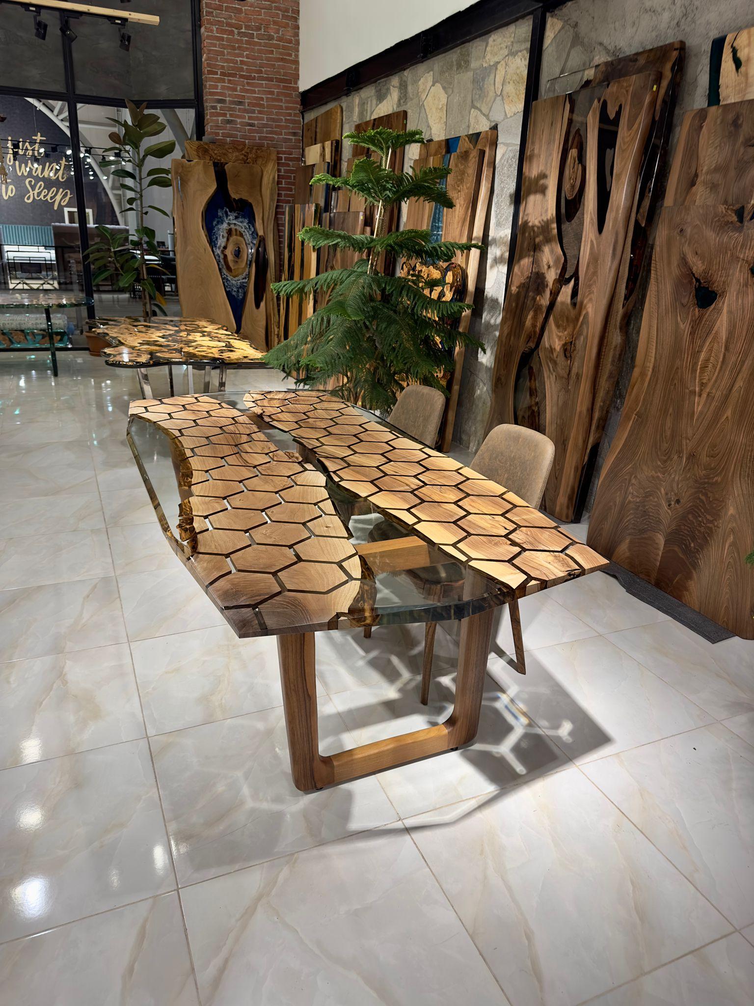 https://a.1stdibscdn.com/hexagon-epoxy-resin-clear-dining-table-geometrical-epoxy-table-for-sale-picture-3/f_91932/f_369909821721391129639/WhatsApp_Image_2023_02_03_at_17_21_19_master.jpeg