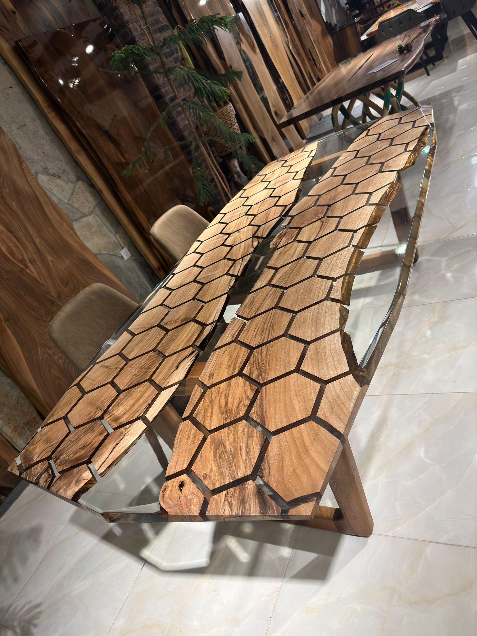 https://a.1stdibscdn.com/hexagon-epoxy-resin-clear-dining-table-geometrical-epoxy-table-for-sale-picture-5/f_91932/f_369909821721391129956/WhatsApp_Image_2023_02_03_at_17_31_33_1__master.jpeg