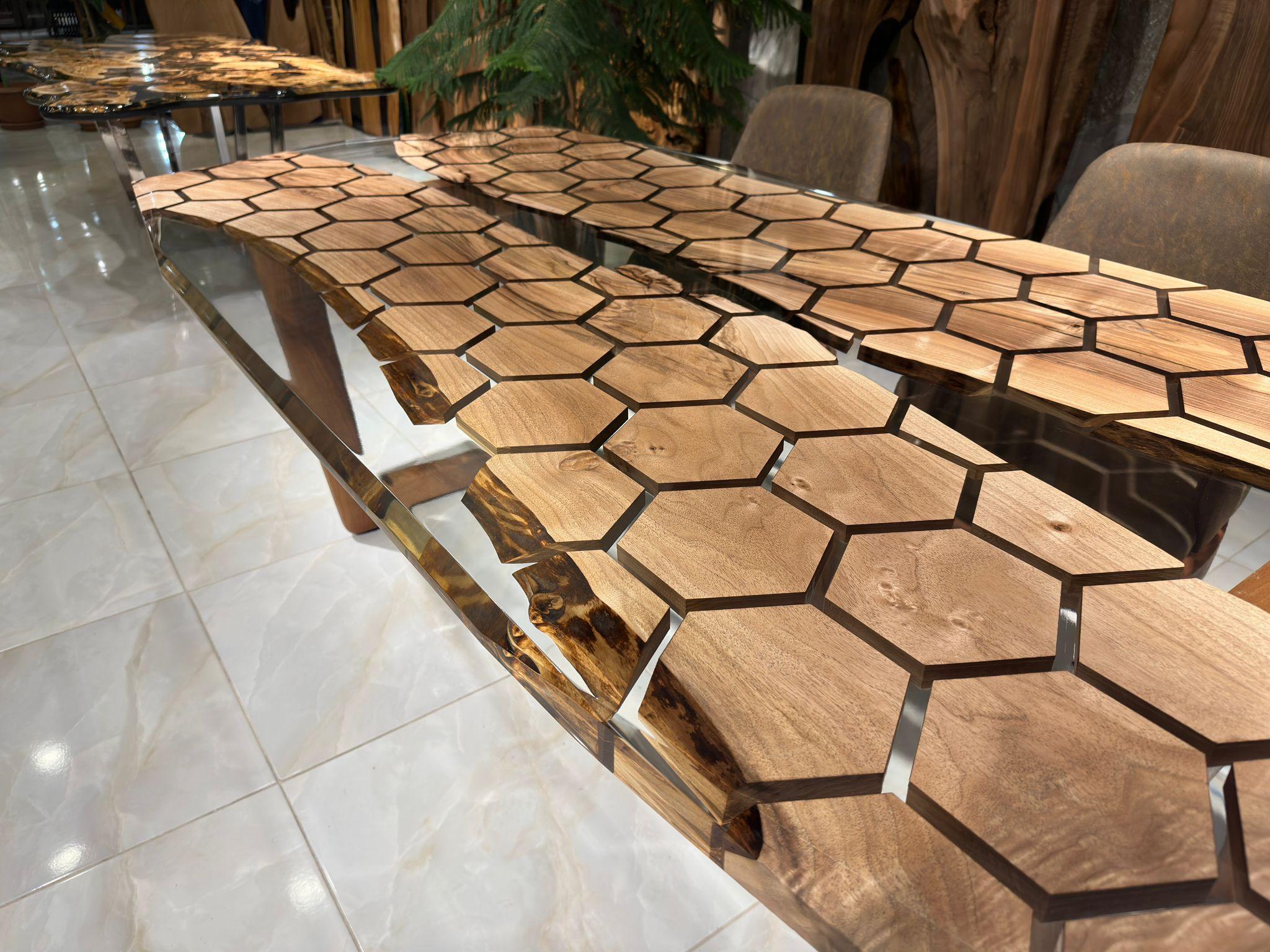 https://a.1stdibscdn.com/hexagon-epoxy-resin-clear-dining-table-geometrical-epoxy-table-for-sale-picture-6/f_91932/f_369909821721391129797/WhatsApp_Image_2023_02_03_at_17_31_33_master.jpeg