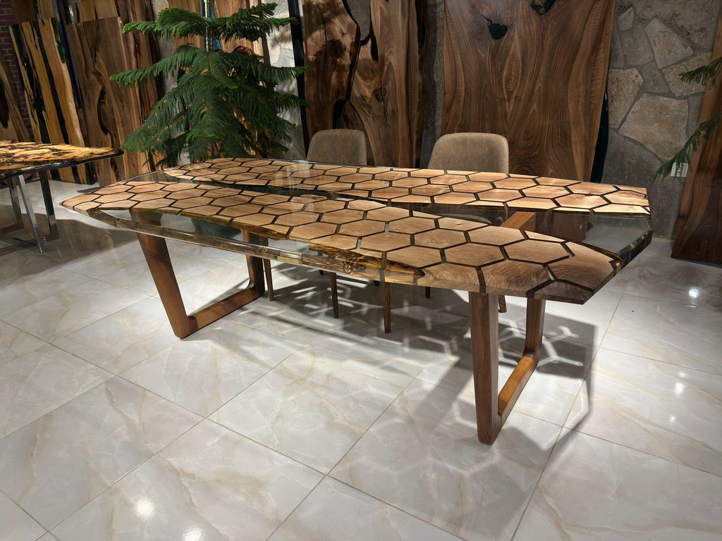 https://a.1stdibscdn.com/hexagon-epoxy-resin-clear-dining-table-geometrical-epoxy-table-for-sale-picture-8/f_91932/f_369909821721391131041/WhatsApp_Image_2023_02_03_at_17_31_36_1__master.jpeg