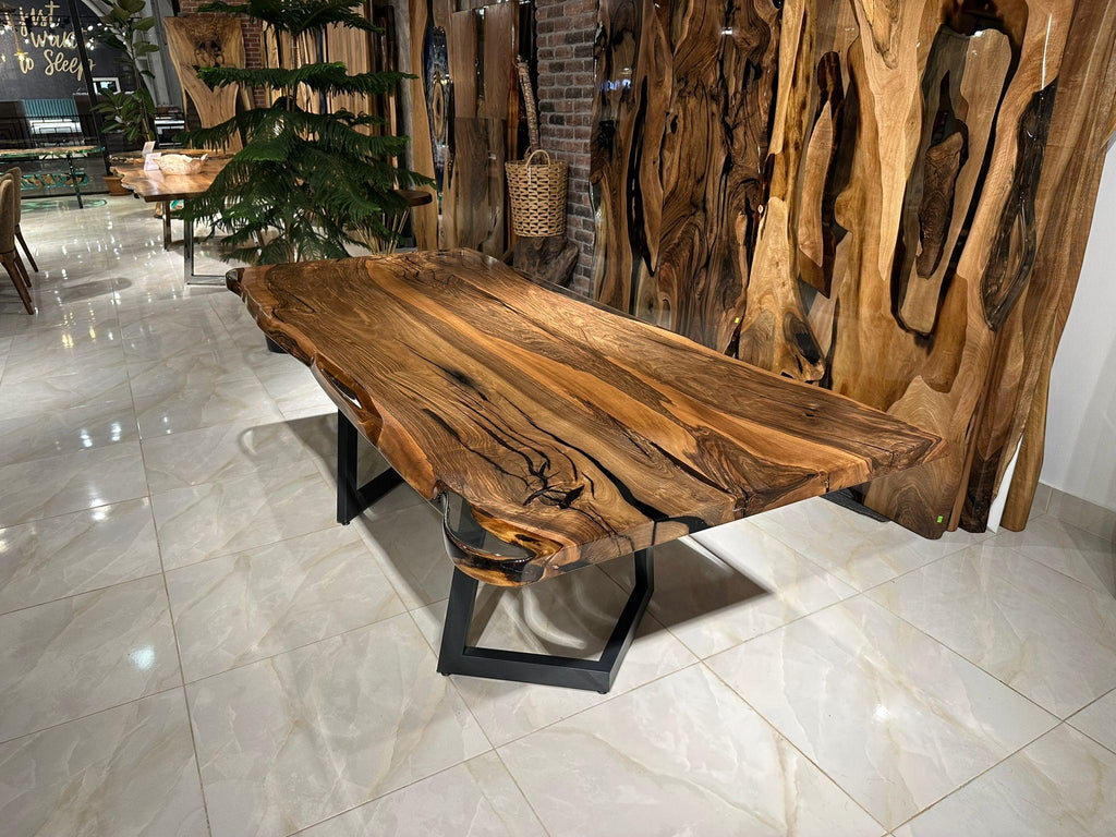 https://a.1stdibscdn.com/walnut-custom-live-edge-dining-table-for-sale-picture-2/f_91932/f_368482921698673331941/WhatsApp_Image_2023_02_04_at_15_41_17_master.jpeg