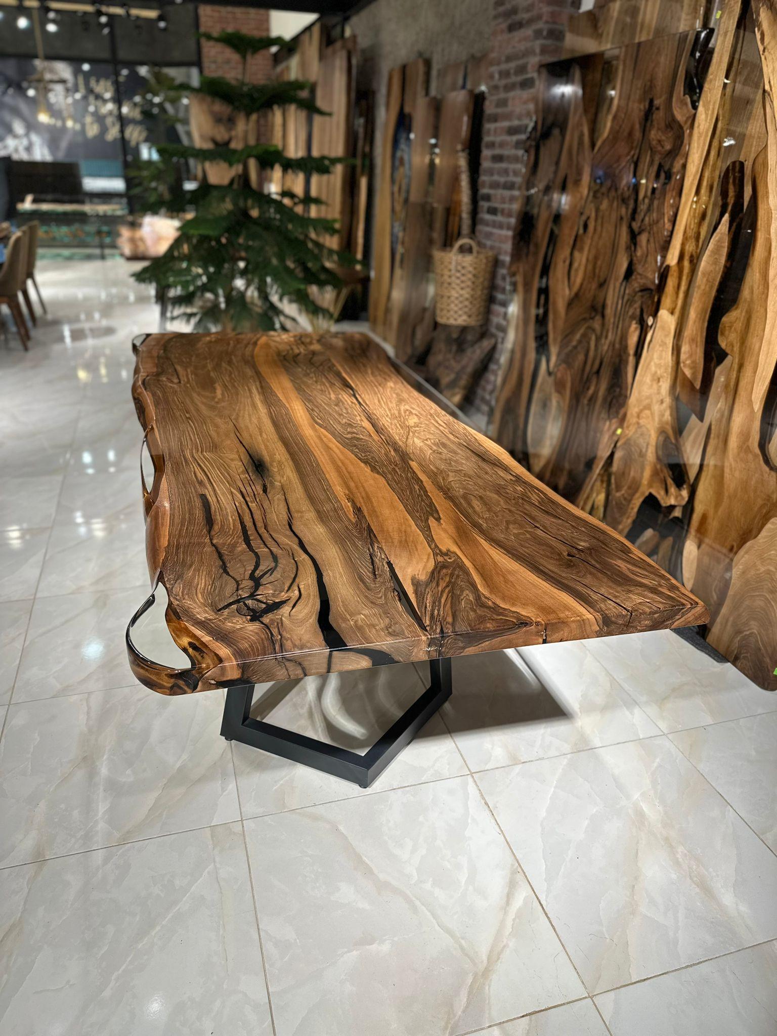 https://a.1stdibscdn.com/walnut-custom-live-edge-dining-table-for-sale-picture-3/f_91932/f_368482921698673330841/WhatsApp_Image_2023_02_04_at_15_47_36_1__master.jpeg