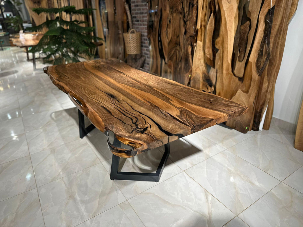 https://a.1stdibscdn.com/walnut-custom-live-edge-dining-table-for-sale-picture-5/f_91932/f_368482921698673331254/WhatsApp_Image_2023_02_04_at_15_47_37_master.jpeg