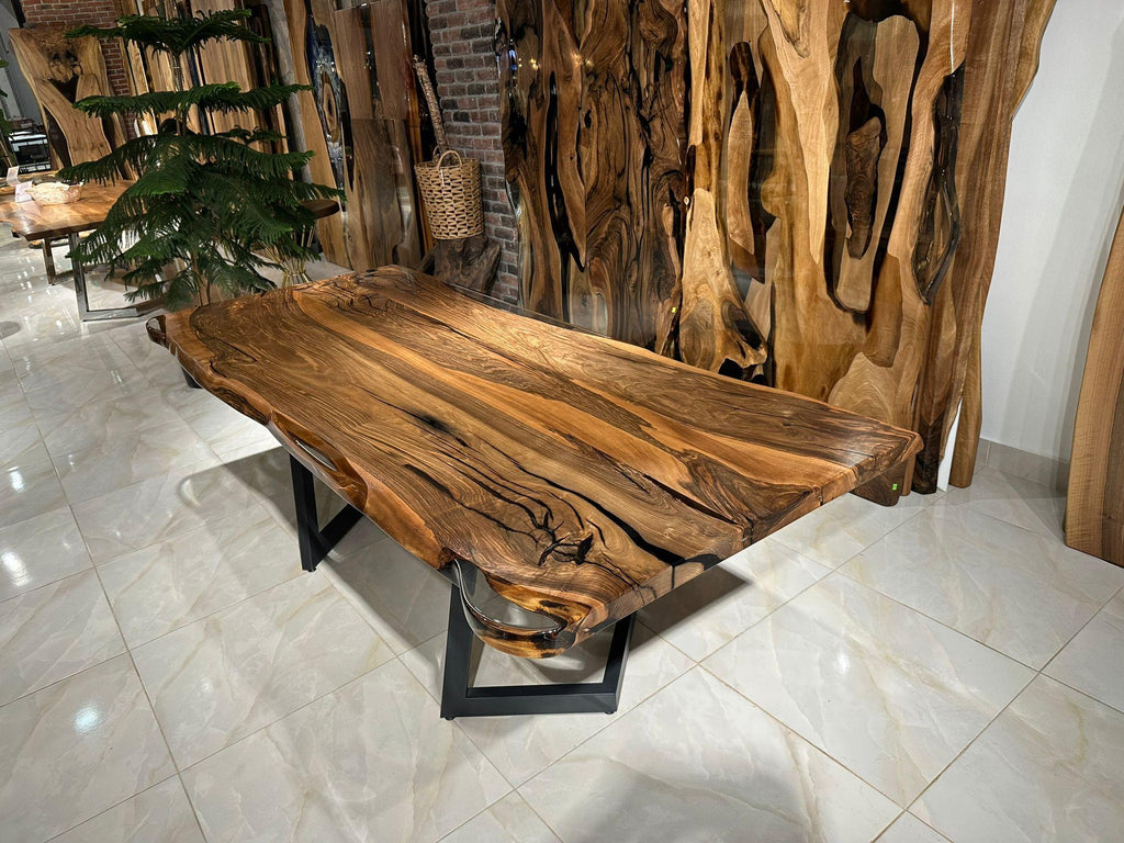 https://a.1stdibscdn.com/walnut-custom-live-edge-dining-table-for-sale-picture-8/f_91932/f_368482921698673332952/WhatsApp_Image_2023_02_04_at_15_47_47_master.jpeg