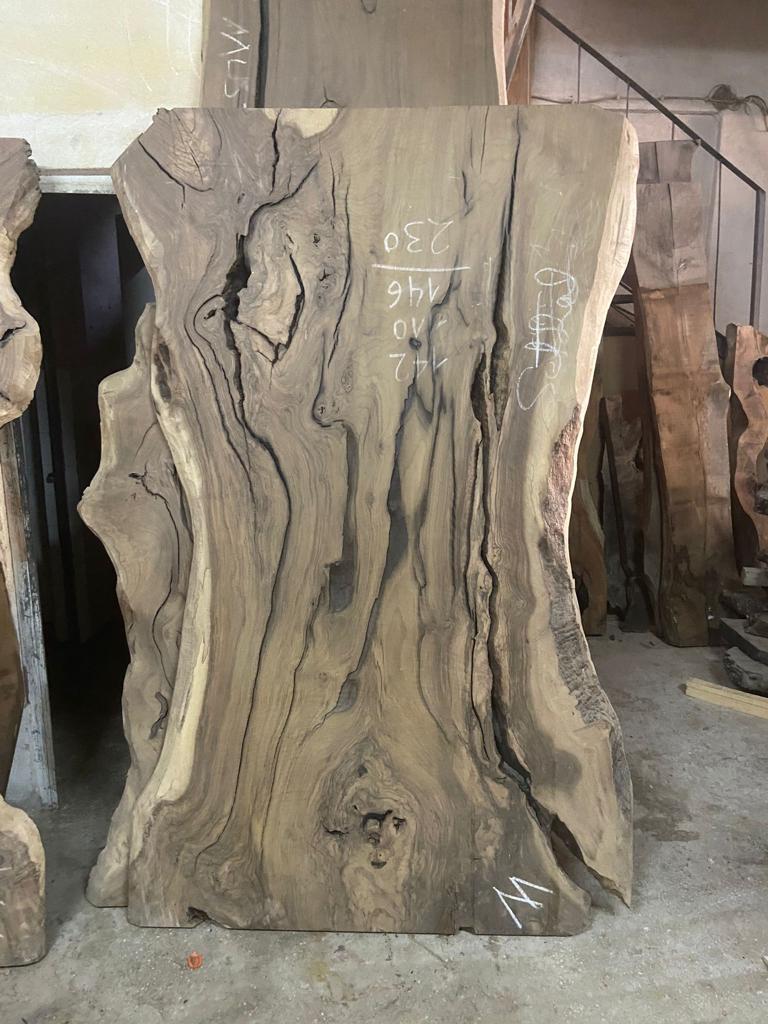 https://a.1stdibscdn.com/10ft-large-zipper-massive-black-walnut-dining-table-live-edge-conference-table-for-sale-picture-9/f_91932/f_482985321768303784643/WhatsApp_Image_2023_07_04_at_18_29_58_1__master.jpeg