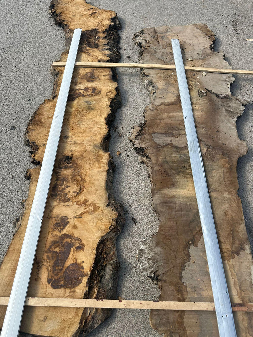 https://a.1stdibscdn.com/500-year-old-live-edge-walnut-clear-epoxy-custom-made-epoxy-resin-wooden-table-for-sale-picture-8/f_91932/f_479609821765526575754/WhatsApp_Image_2024_03_29_at_4_06_35_PM_master.jpeg