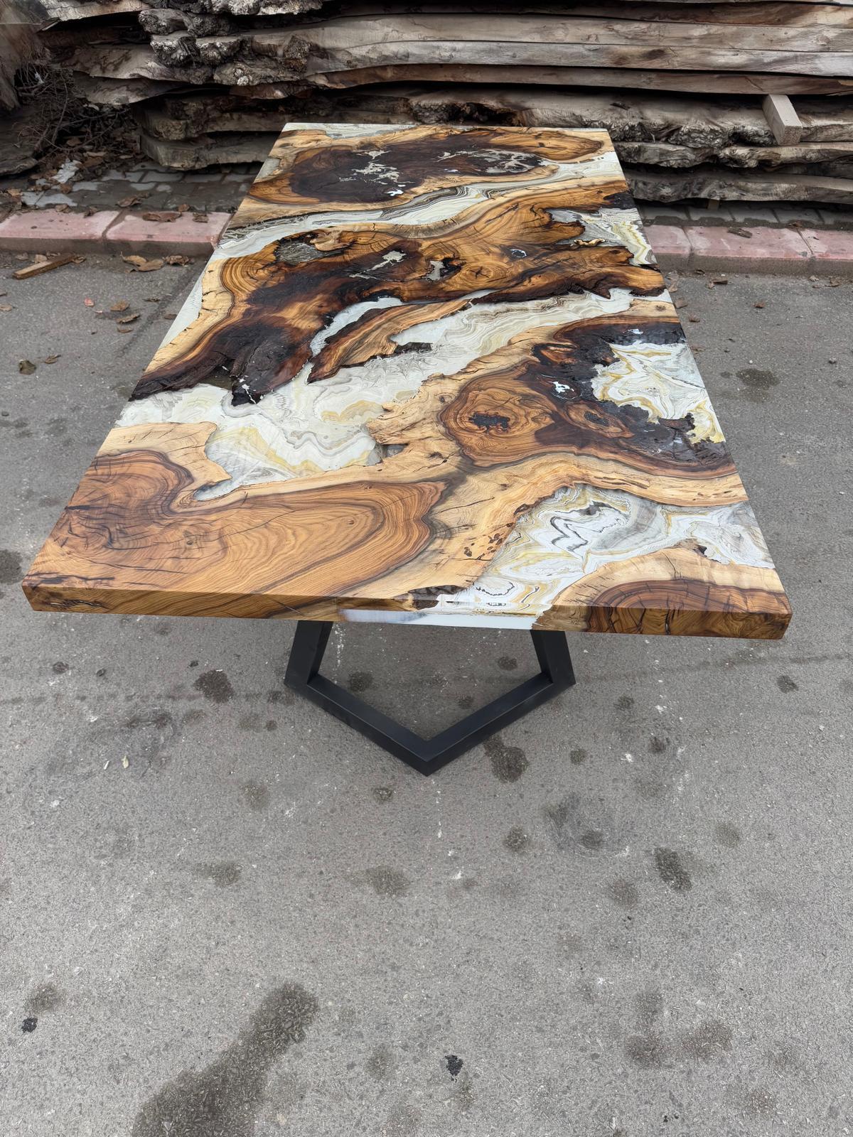 https://a.1stdibscdn.com/extraordinary-white-onix-marble-design-epoxy-resin-dining-table-by-tinella-for-sale-picture-10/f_91932/f_431894121737105474361/WhatsApp_Image_2025_01_17_at_12_10_56_master.jpeg