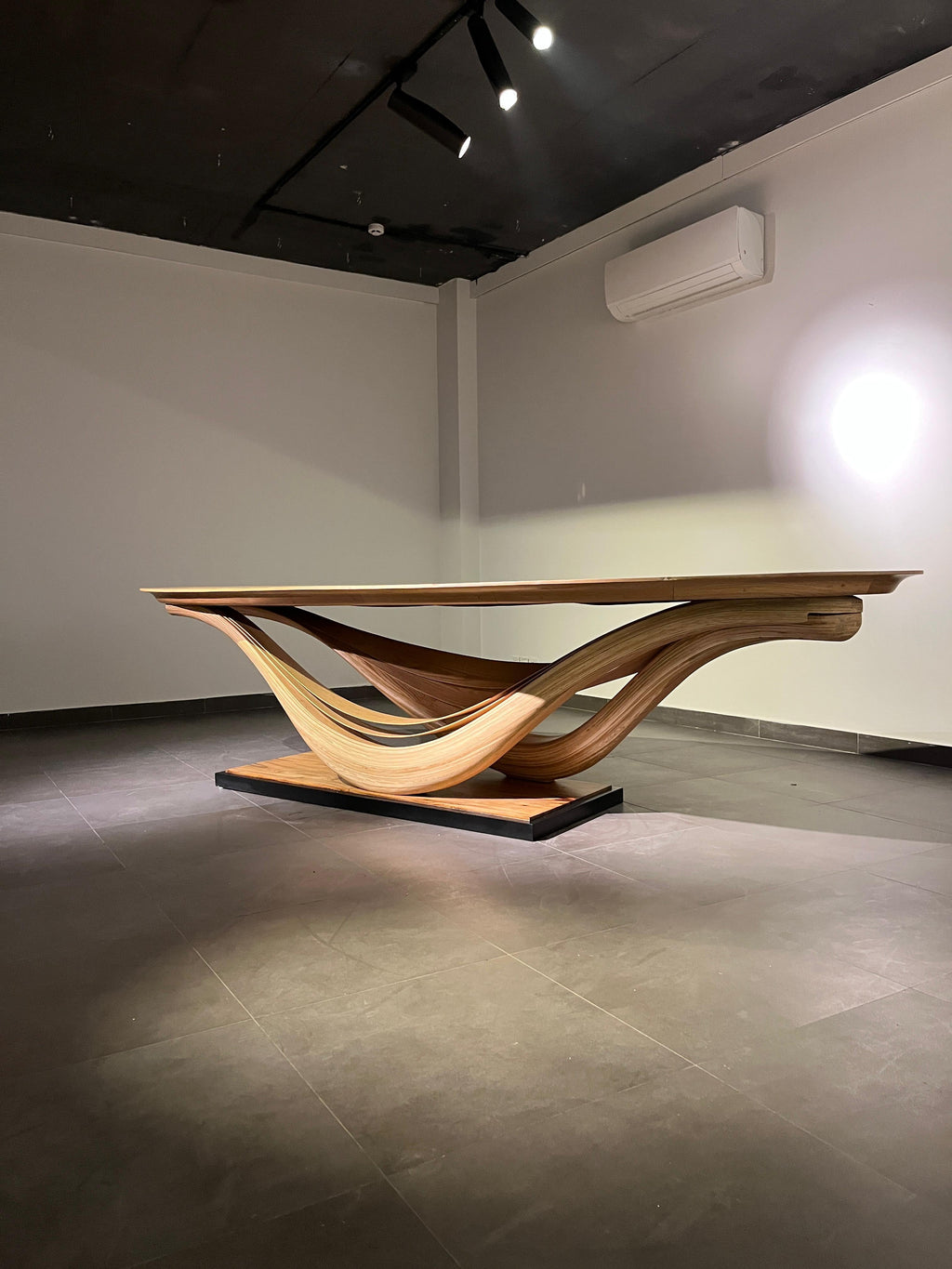 https://a.1stdibscdn.com/dining-table-no-3-fluentum-series-bent-red-oak-wood-by-raka-studio-for-sale-picture-6/f_54112/f_434239121738348801659/WhatsApp_Image_2025_01_31_at_10_35_42_PM_master.jpeg