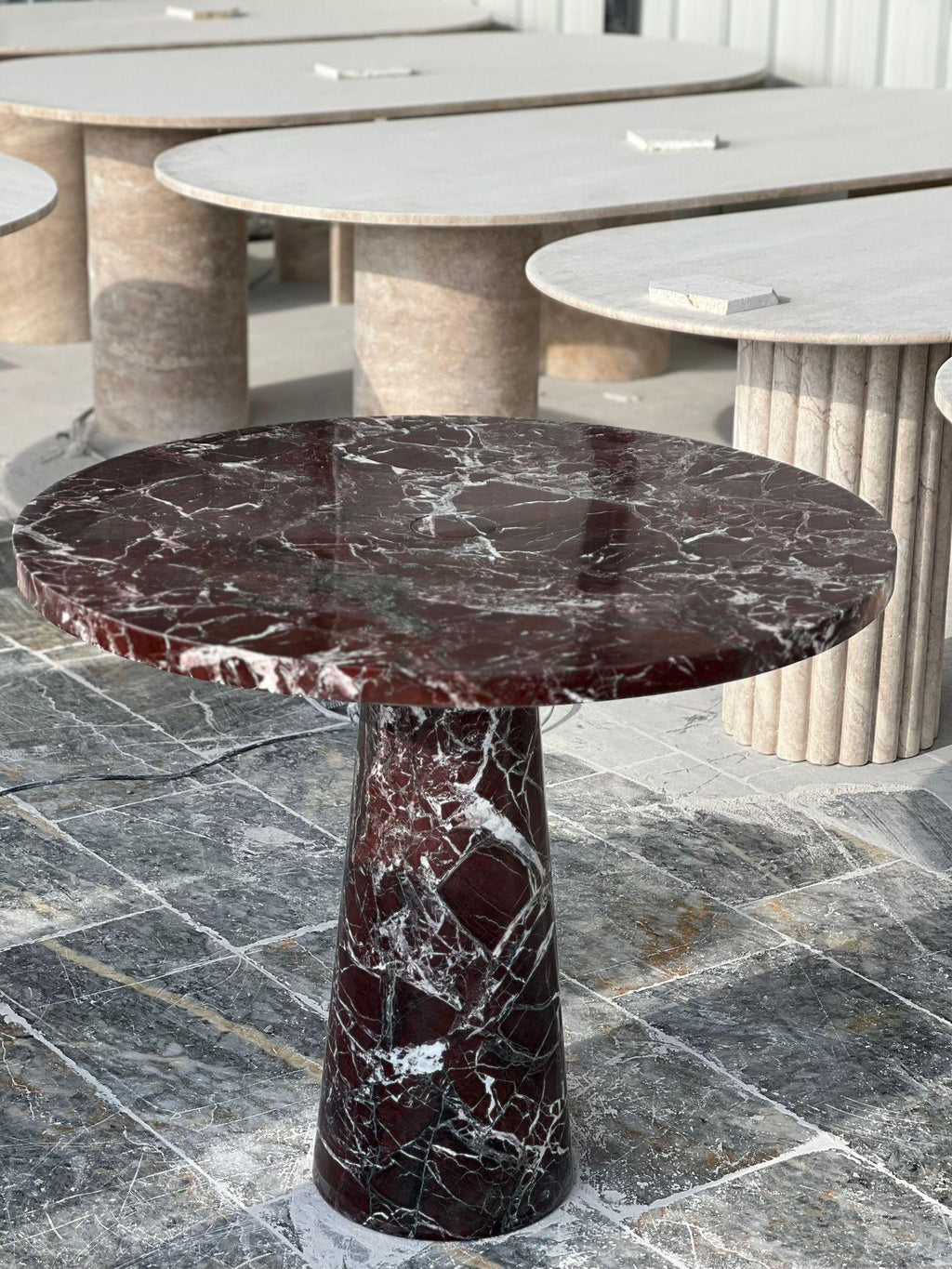 https://a.1stdibscdn.com/rosso-levanto-red-fully-marble-dining-table-round-marble-table-round-red-table-for-sale-picture-9/f_91932/f_461021321754380917441/WhatsApp_Image_2025_02_12_at_17_22_56_1__master.jpeg