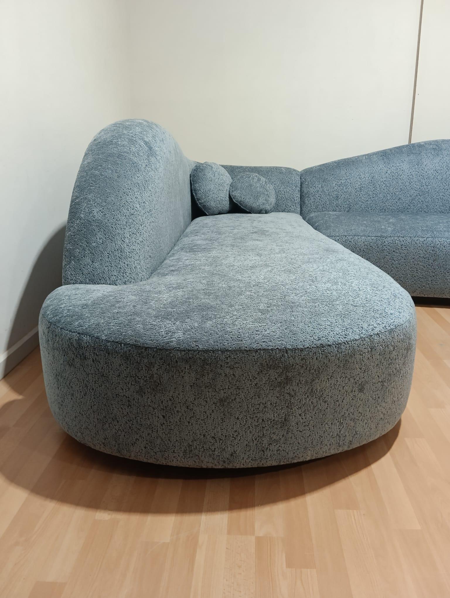 https://a.1stdibscdn.com/illusion-curved-corner-sofa-in-soft-alpaca-velvet-for-sale-picture-11/f_27693/f_449696121747027174338/WhatsApp_Image_2025_03_03_at_17_00_17_1__master.jpeg