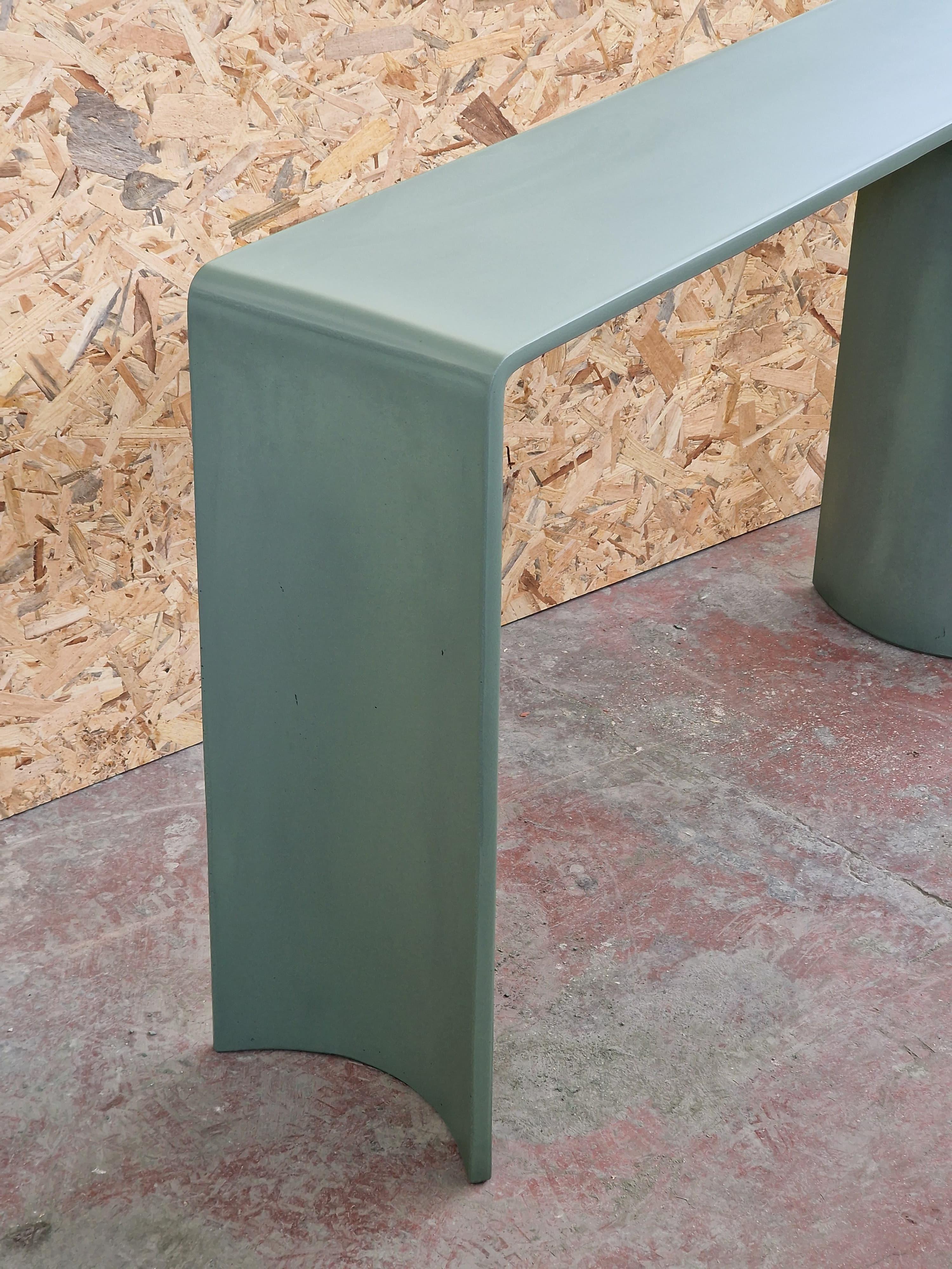 https://a.1stdibscdn.com/21st-century-tadao-alto-concrete-console-green-fir-cement-color-special-edition-for-sale-picture-4/f_38941/f_440221421741859049382/WhatsApp_Image_2025_03_13_at_09_50_04_2__master.jpeg