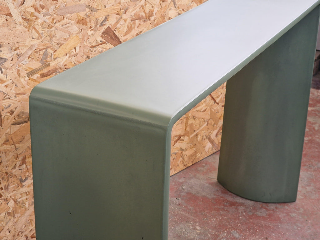 https://a.1stdibscdn.com/21st-century-tadao-alto-concrete-console-green-fir-cement-color-special-edition-for-sale-picture-5/f_38941/f_440221421741859068122/WhatsApp_Image_2025_03_13_at_09_50_04_3__master.jpeg