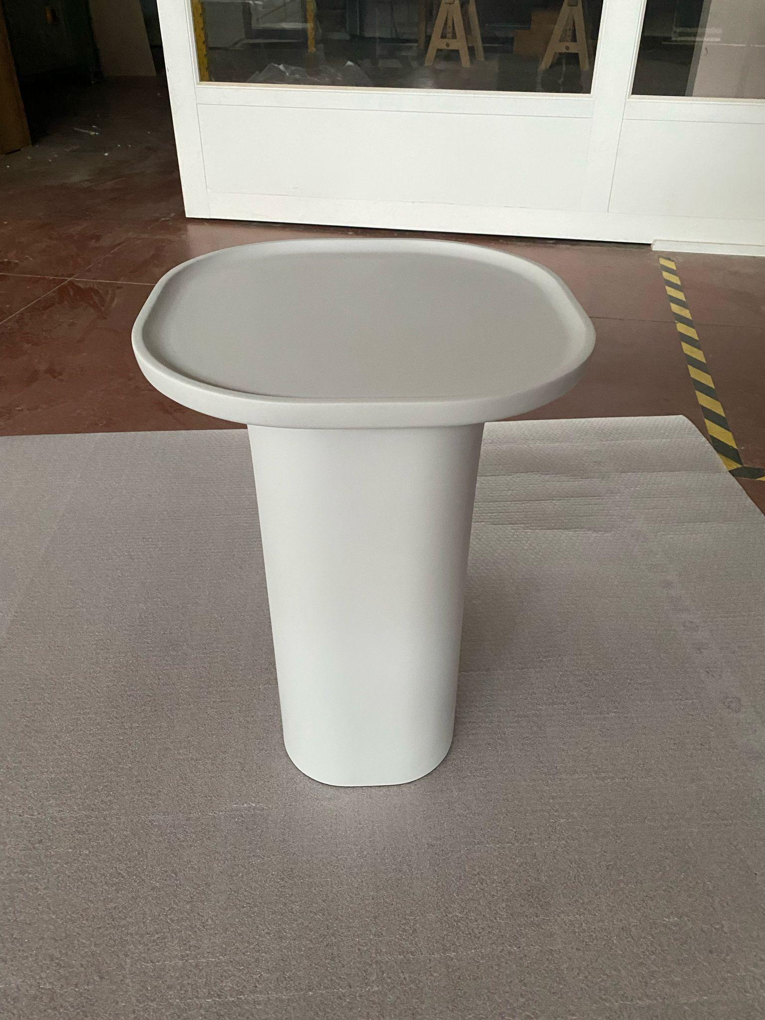 https://a.1stdibscdn.com/21st-century-matteo-zorzenoni-sune-l-side-table-ceramic-scapin-for-sale-picture-5/f_54982/f_294334321744816968231/WhatsApp_Image_2025_04_16_at_10_48_30_master.jpeg