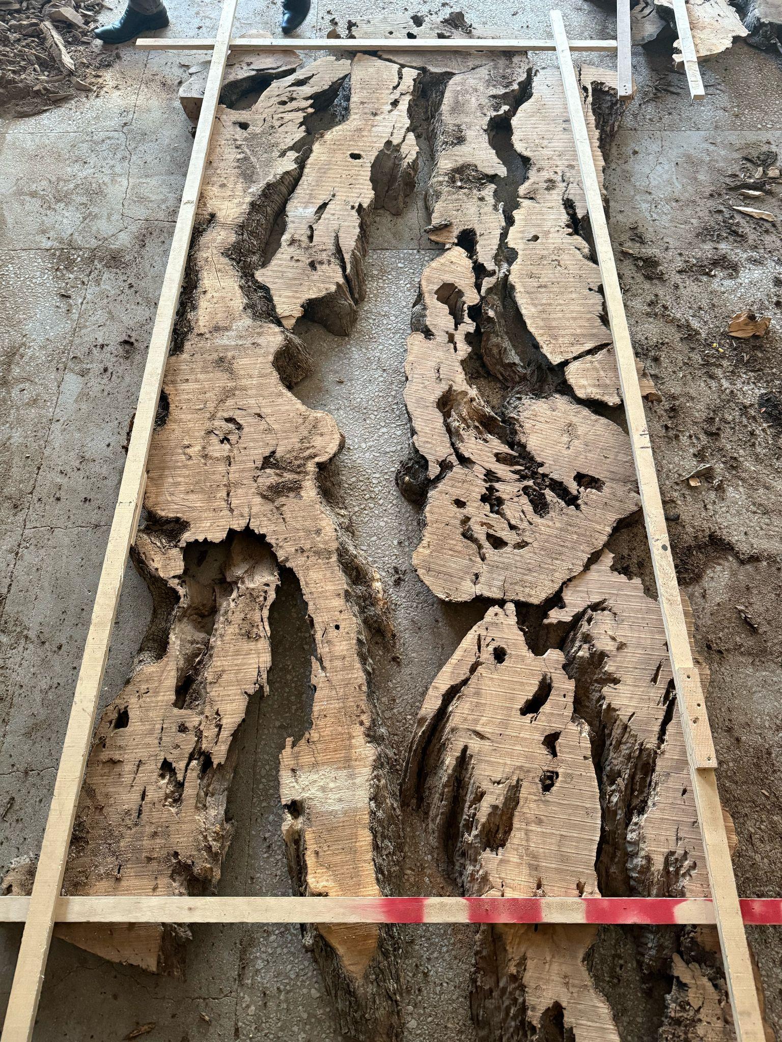 https://a.1stdibscdn.com/live-edge-walnut-river-dining-table-with-custom-cosmic-blue-epoxy-resin-for-sale-picture-9/f_91932/f_363308321762506289714/WhatsApp_Image_2025_04_16_at_13_14_55_master.jpeg