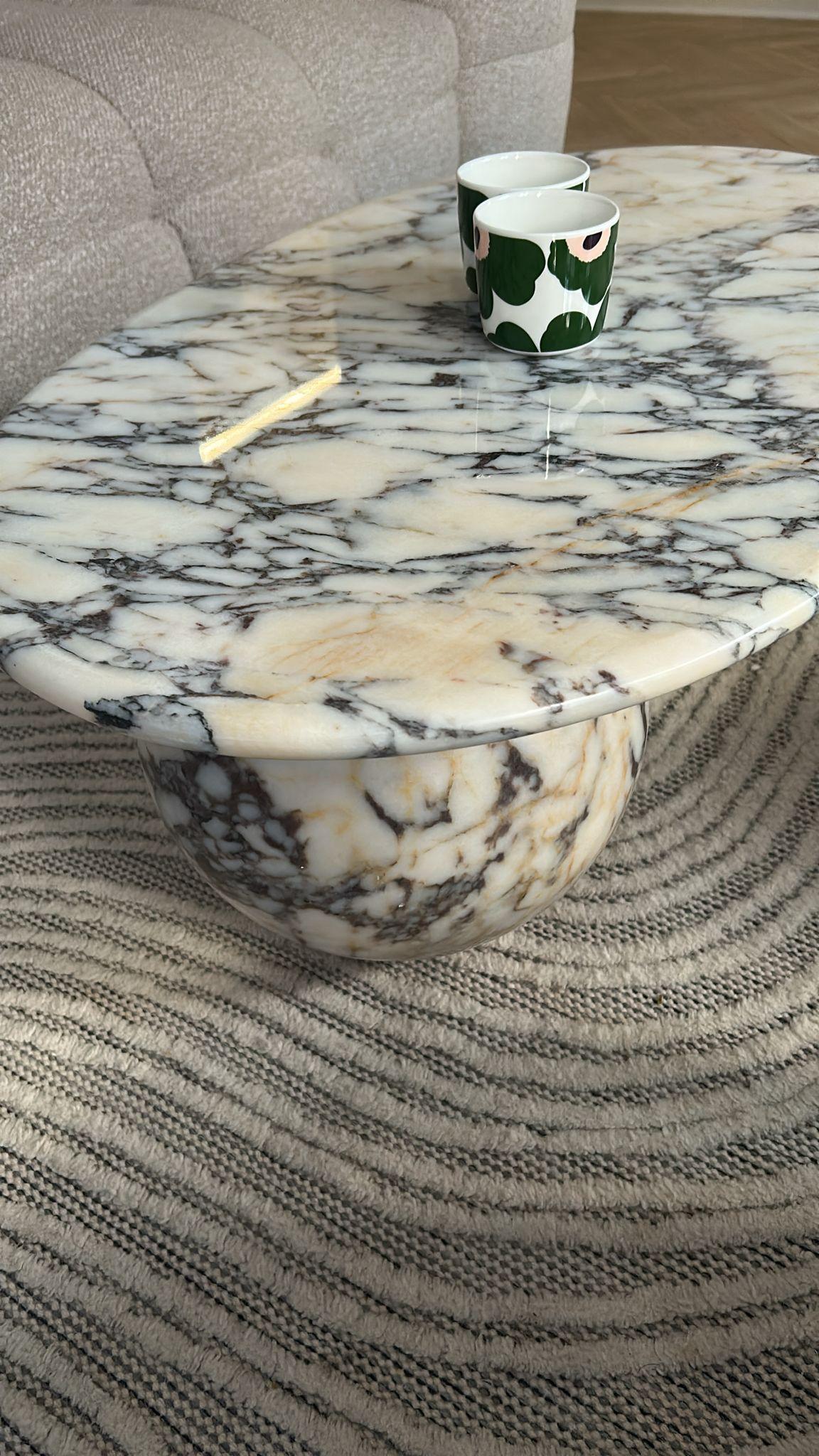 https://a.1stdibscdn.com/modern-calacatta-viola-marble-coffee-table-living-room-end-table-side-table-for-sale-picture-7/f_91932/f_449129221746626752862/WhatsApp_Image_2025_05_07_at_12_10_11_1_1__master.jpeg