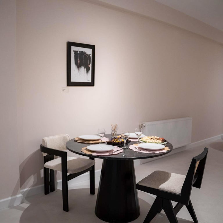 https://a.1stdibscdn.com/alexander-black-marble-dining-table-marble-top-wood-base-for-sale-picture-11/f_91932/f_450164821747211768991/WhatsApp_Image_2025_05_13_at_17_24_10_9__master.jpeg?width=768