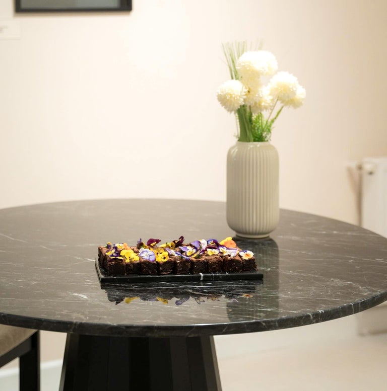 https://a.1stdibscdn.com/alexander-black-marble-dining-table-marble-top-wood-base-for-sale-picture-2/f_91932/f_450164821747211761749/WhatsApp_Image_2025_05_13_at_17_24_10_master.jpeg?width=768