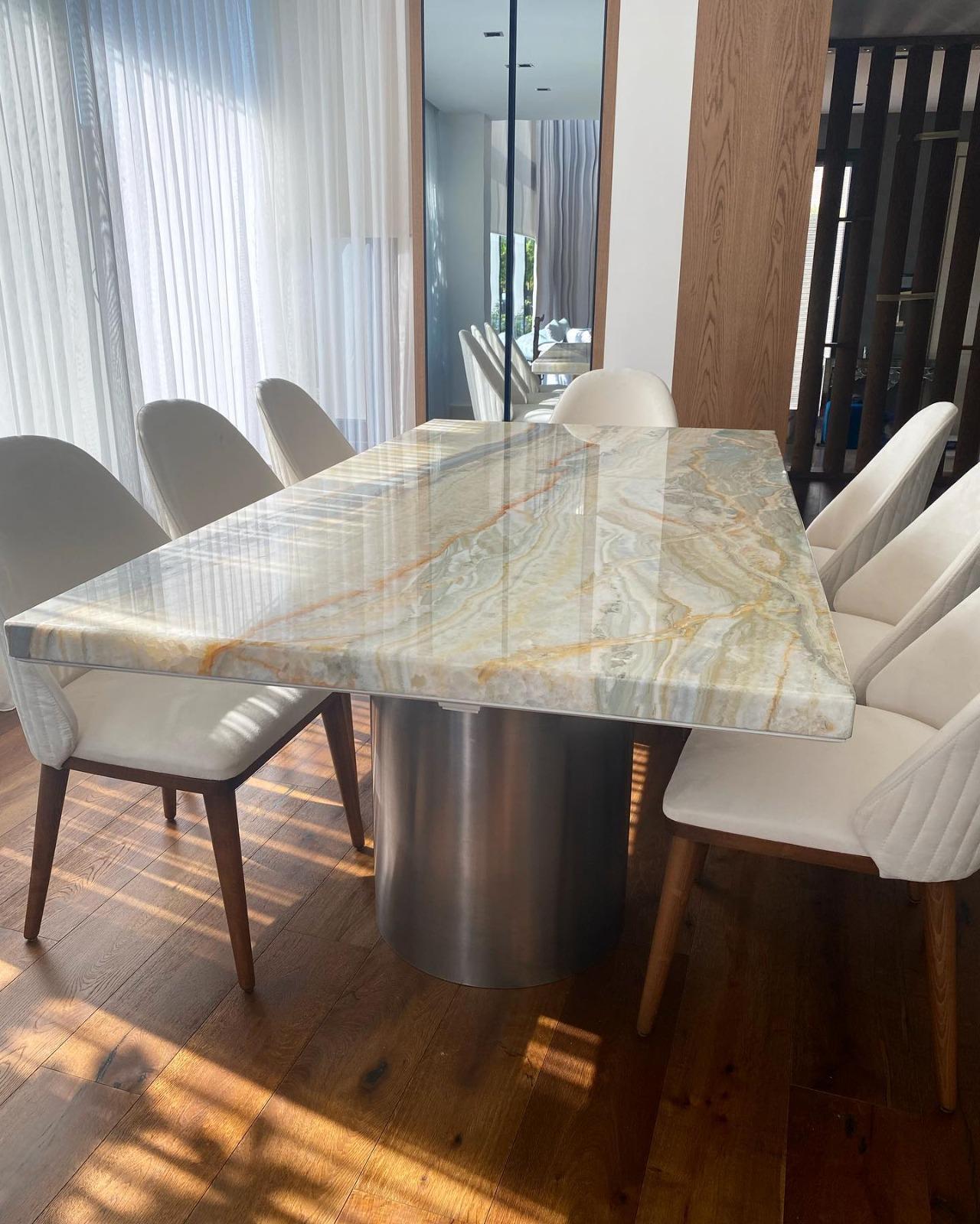 https://a.1stdibscdn.com/onyx-marble-dining-table-translucent-marble-dining-table-marble-dining-table-for-sale-picture-5/f_91932/f_450886821747660920234/WhatsApp_Image_2025_05_14_at_15_04_43_1__master.jpeg