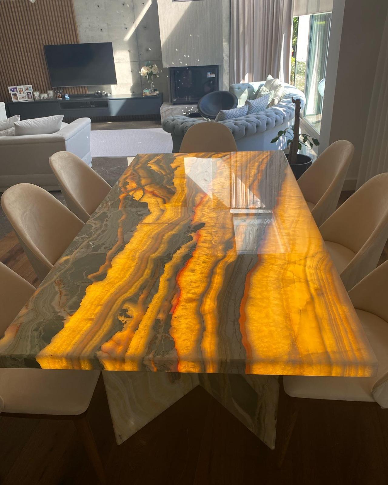 https://a.1stdibscdn.com/onyx-marble-dining-table-translucent-marble-dining-table-marble-dining-table-for-sale-picture-2/f_91932/f_450886821747660920150/WhatsApp_Image_2025_05_14_at_15_04_43_2__master.jpeg