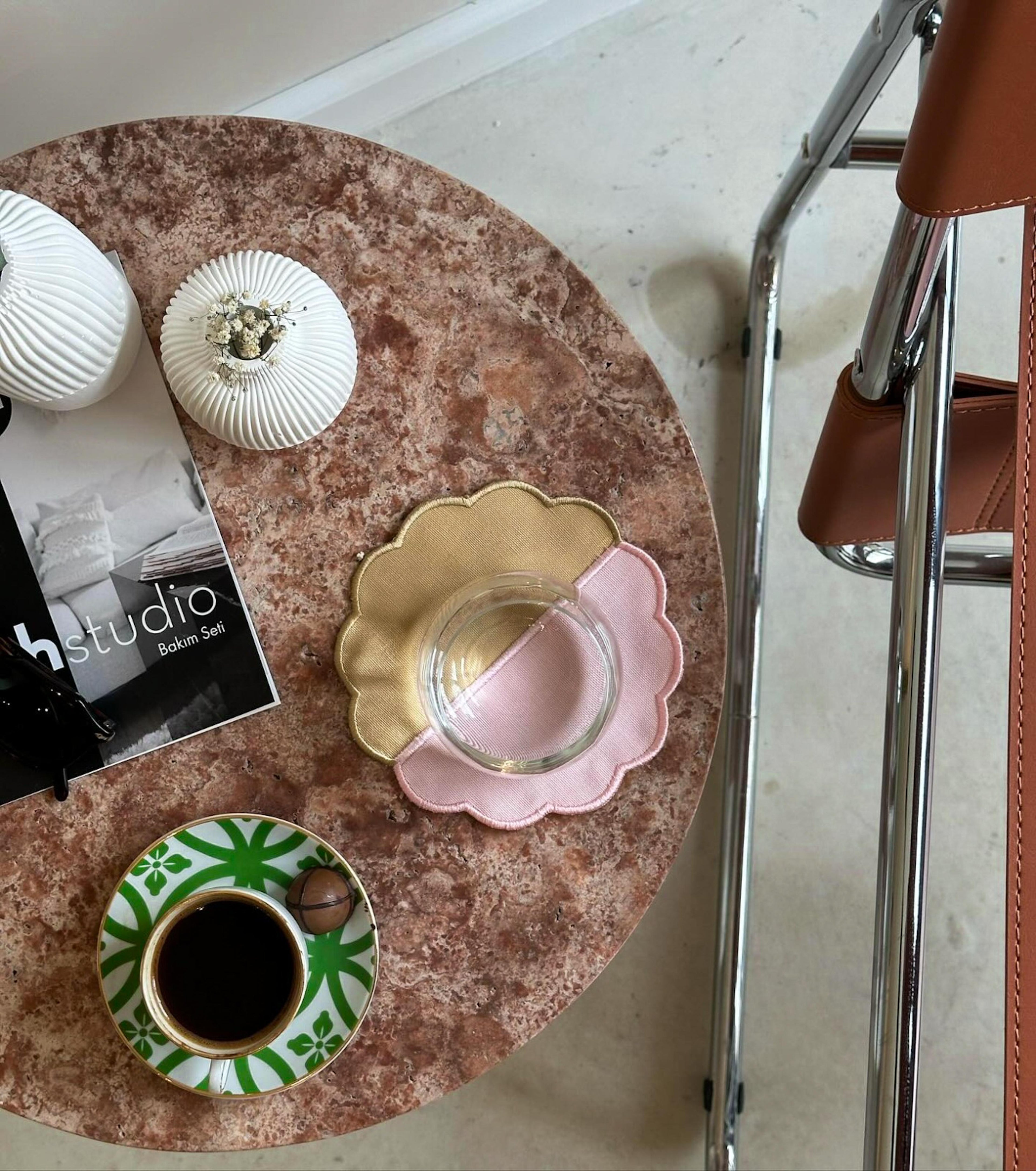 https://a.1stdibscdn.com/red-travertine-coffee-table-red-marble-side-table-marble-end-table-for-sale-picture-4/f_91932/f_450227821747233892737/WhatsApp_Image_2025_05_14_at_17_40_27_4__master.jpeg