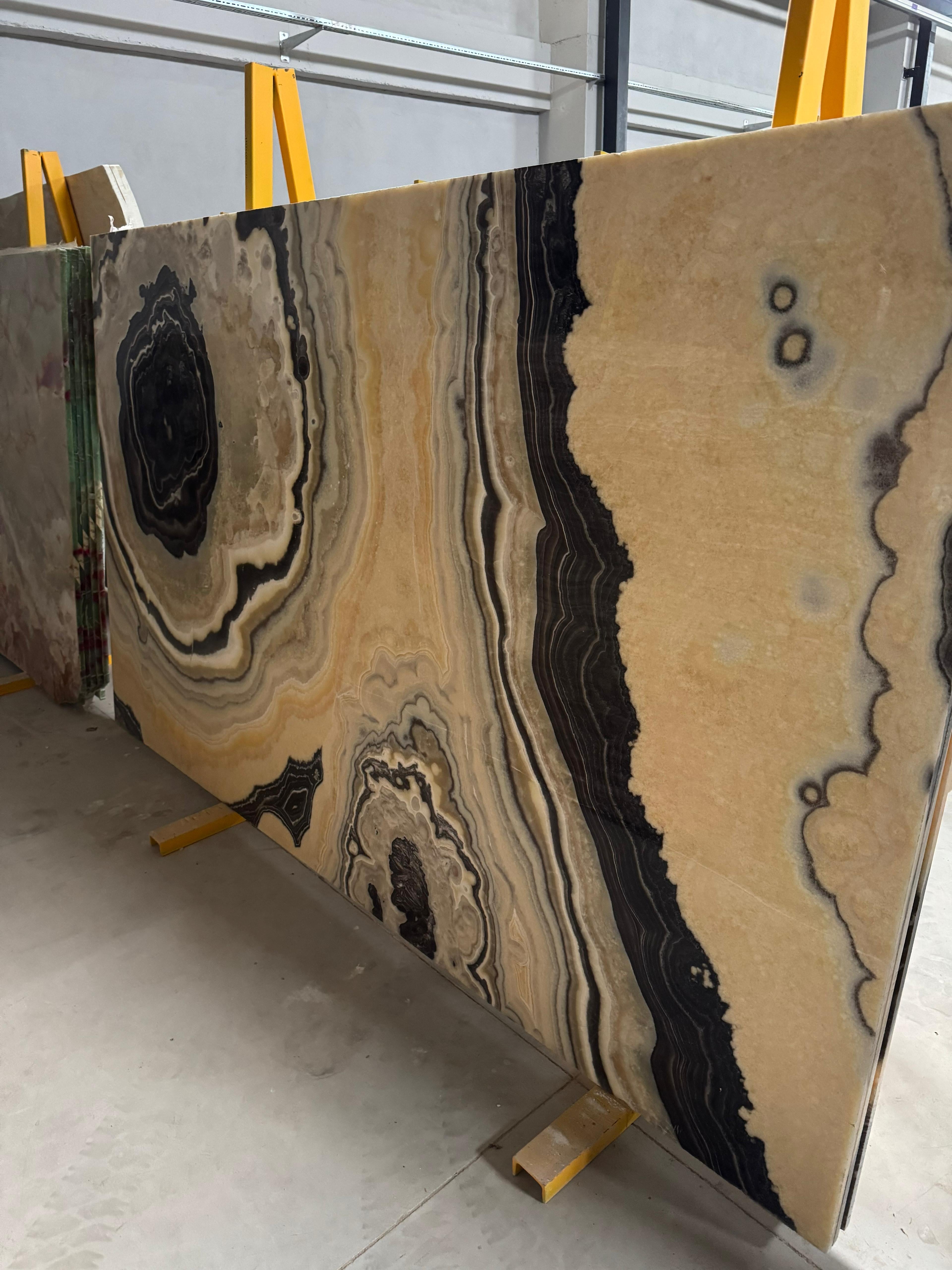 https://a.1stdibscdn.com/calacatta-square-coffee-table-marble-center-coffee-table-calacatta-marble-for-sale-picture-7/f_91932/f_450547021747403585933/WhatsApp_Image_2025_05_16_at_11_15_35_1__master.jpeg