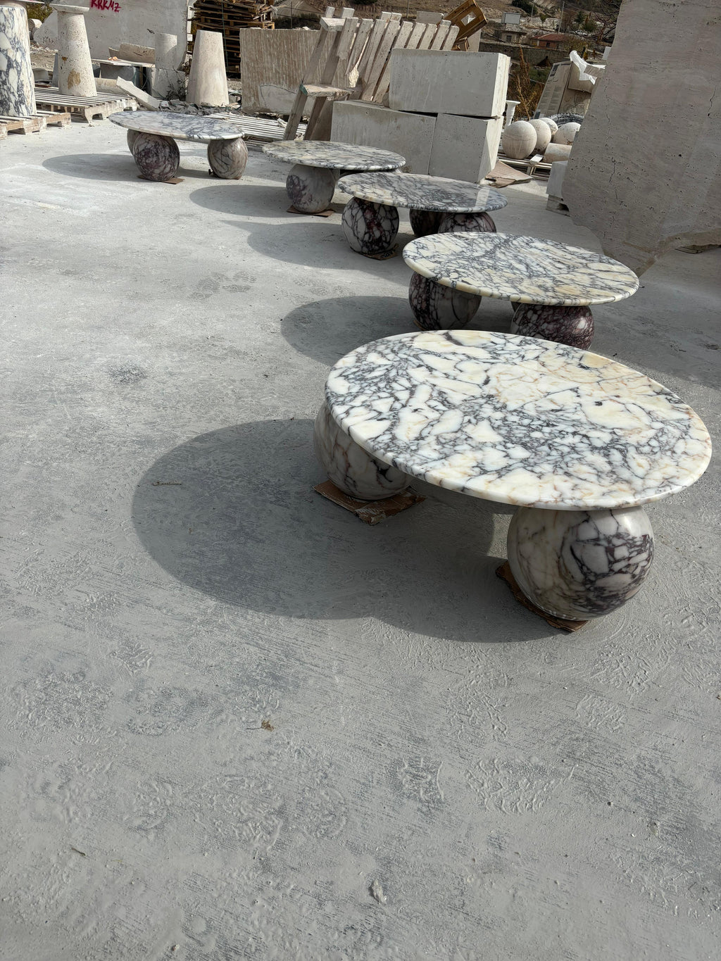 https://a.1stdibscdn.com/italian-calacatta-viola-stone-marble-handmade-living-room-coffee-table-for-sale-picture-4/f_91932/f_454243821749733437305/WhatsApp_Image_2025_05_16_at_17_41_27_master.jpeg