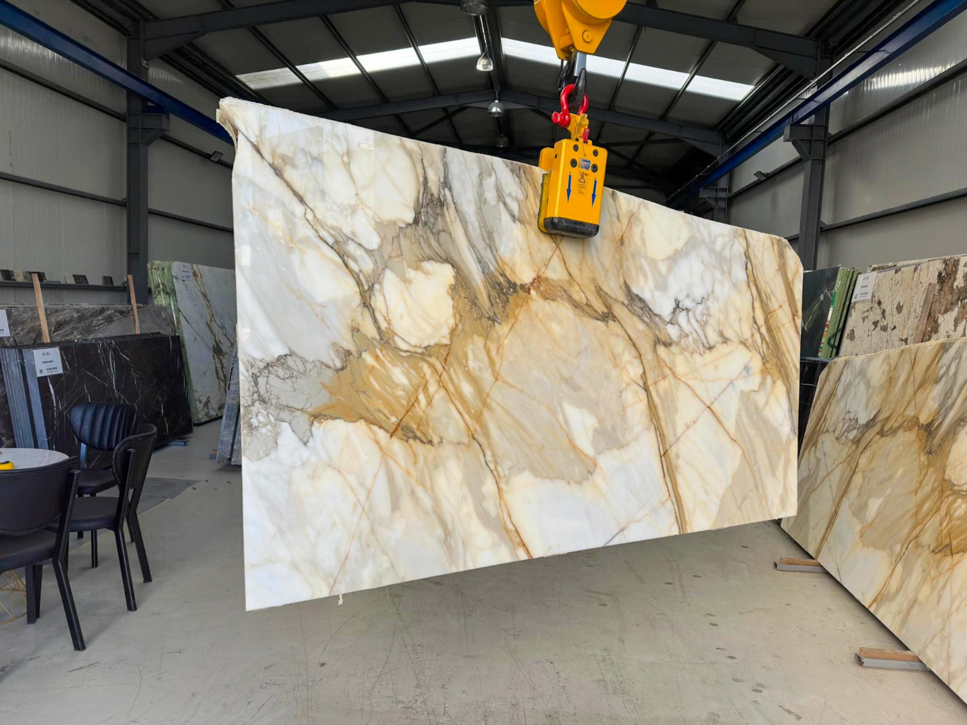 https://a.1stdibscdn.com/onyx-marble-dining-table-translucent-marble-dining-table-marble-dining-table-for-sale-picture-7/f_91932/f_450886821747661283750/WhatsApp_Image_2025_05_19_at_16_27_29_2__master.jpeg
