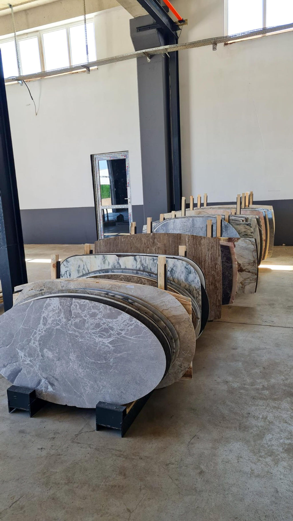 https://a.1stdibscdn.com/onyx-marble-dining-table-translucent-marble-dining-table-marble-dining-table-for-sale-picture-6/f_91932/f_450886821747661283287/WhatsApp_Image_2025_05_19_at_16_27_29_3__master.jpeg