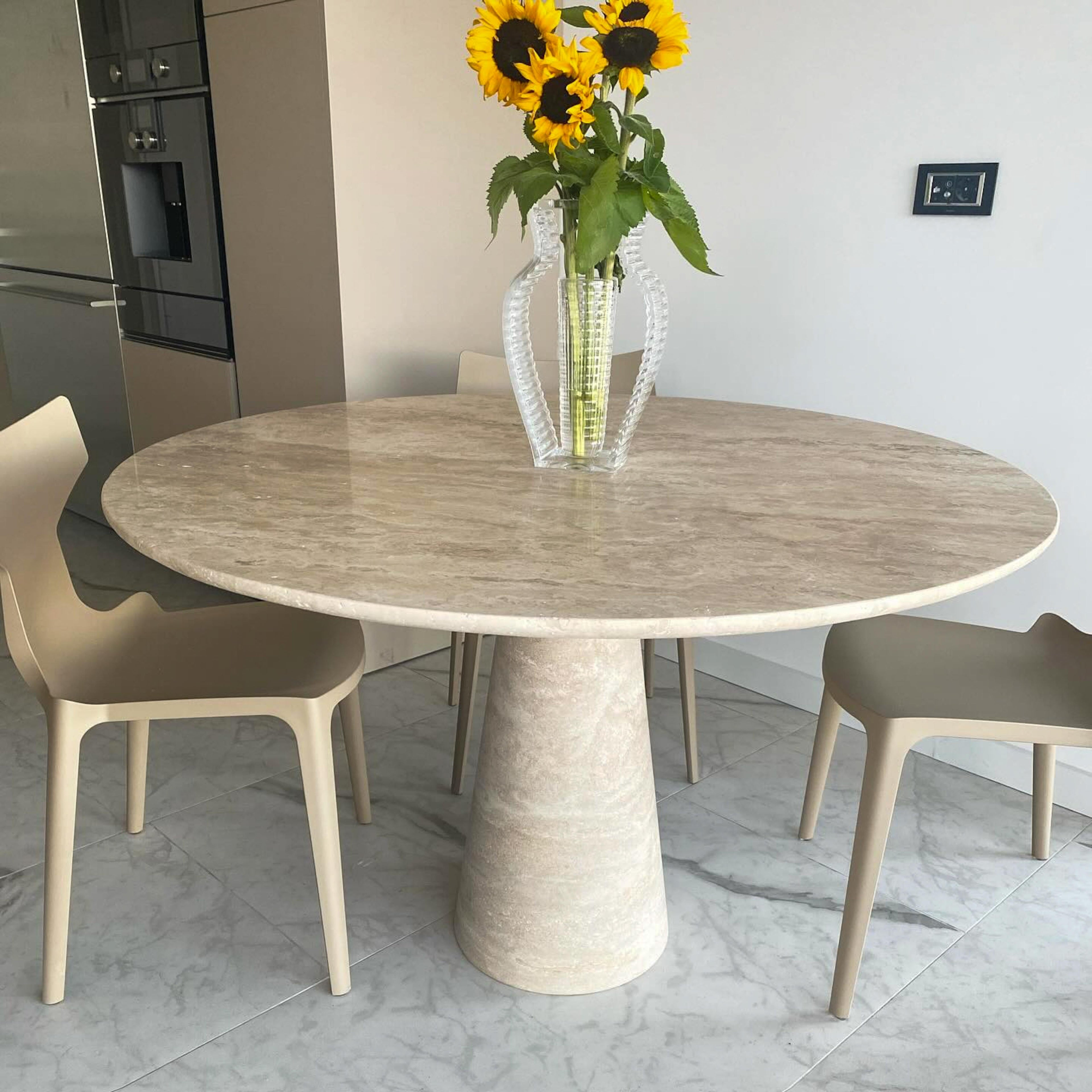 https://a.1stdibscdn.com/round-travertine-marble-table-beige-marble-dining-round-table-for-sale-picture-4/f_91932/f_451955121748333754560/WhatsApp_Image_2025_05_27_at_11_10_29_1__master.jpeg