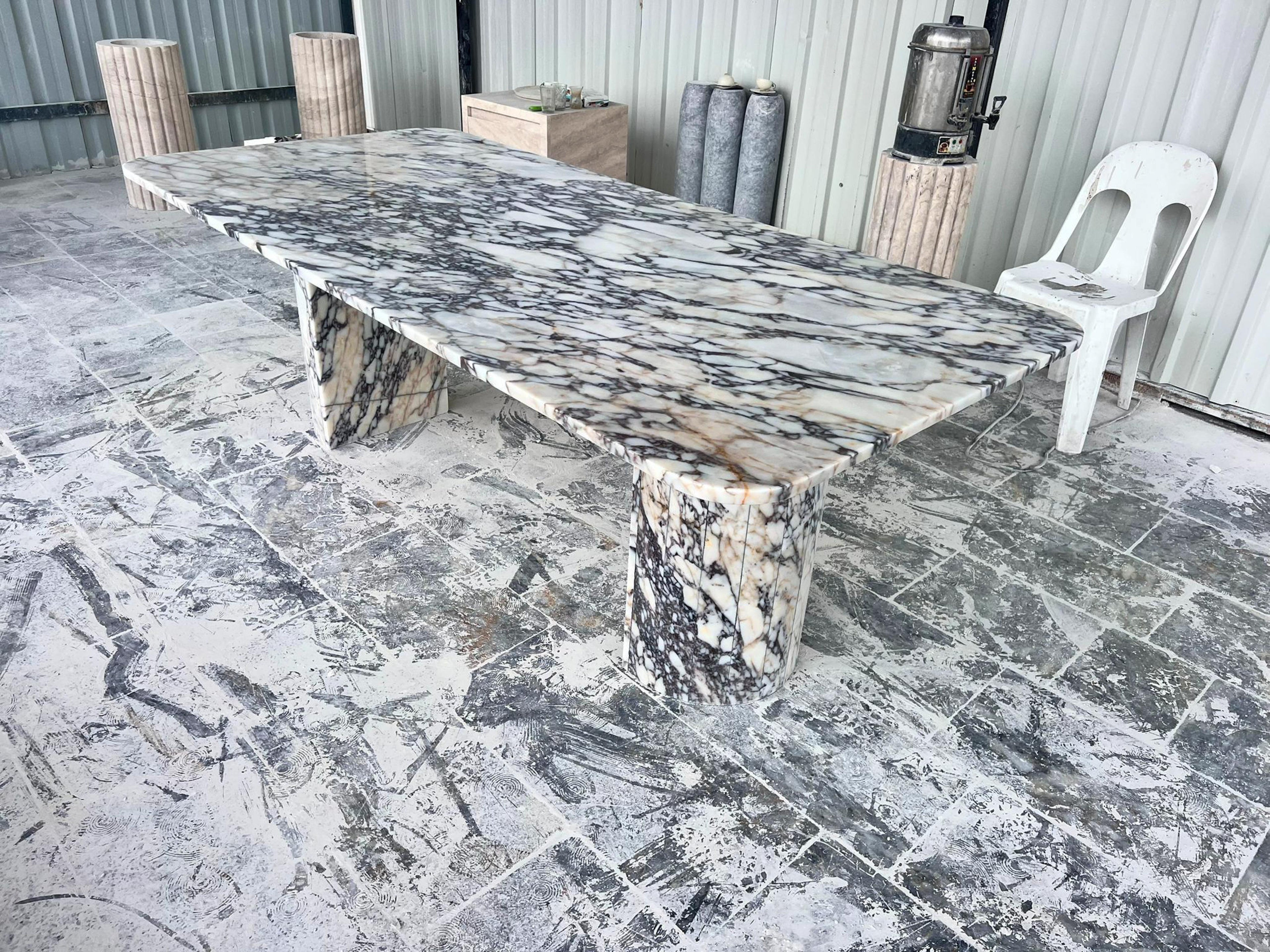 https://a.1stdibscdn.com/custom-calacatta-viola-oval-dining-table-calacatta-marble-custom-table-for-sale-picture-5/f_91932/f_457684221751905835965/WhatsApp_Image_2025_05_27_at_13_17_50_2__master.jpeg