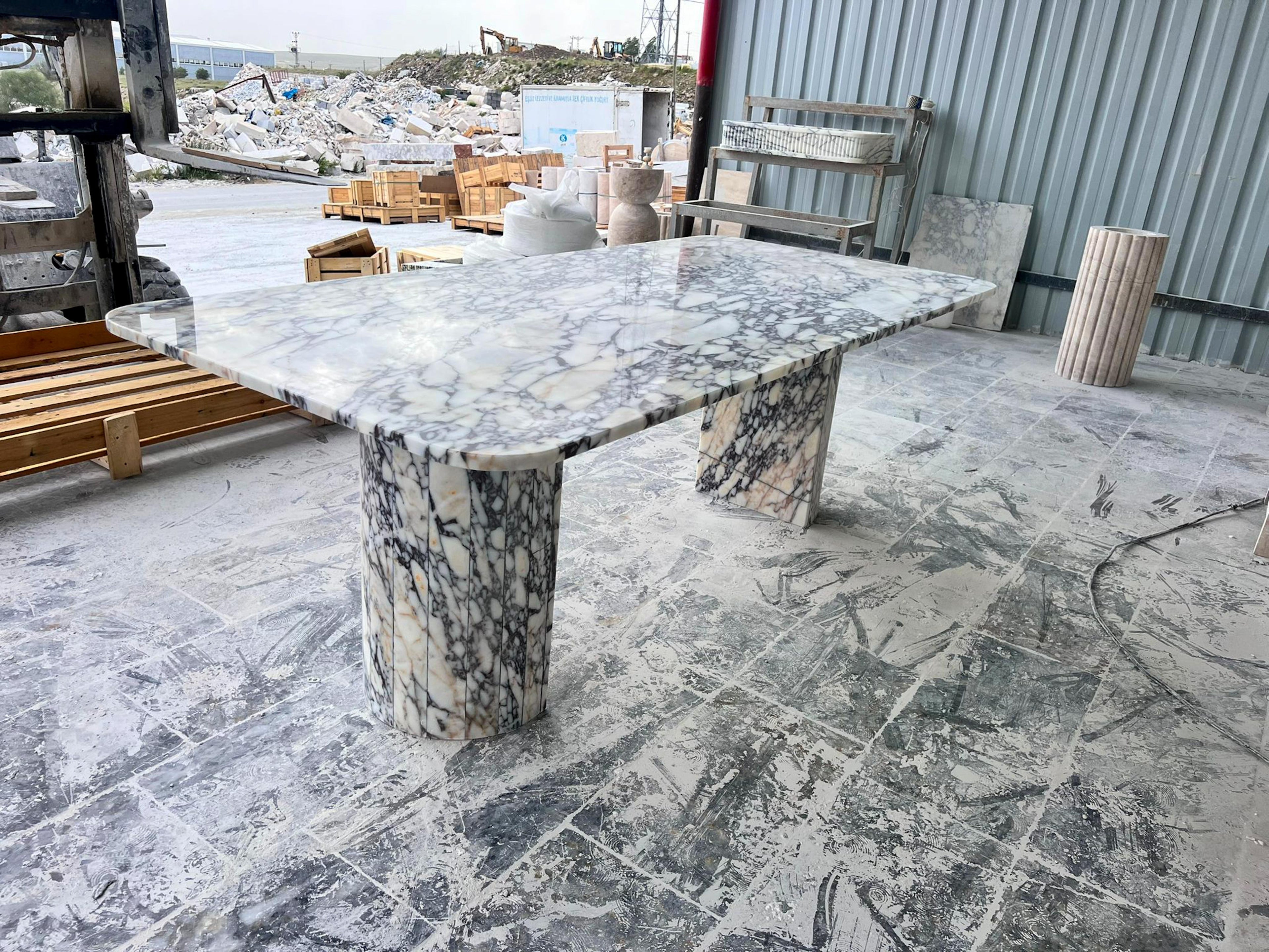 https://a.1stdibscdn.com/custom-calacatta-viola-marble-table-contemporary-design-premium-piece-for-sale-picture-2/f_91932/f_462195821754911211434/WhatsApp_Image_2025_05_27_at_13_17_51_master.jpeg