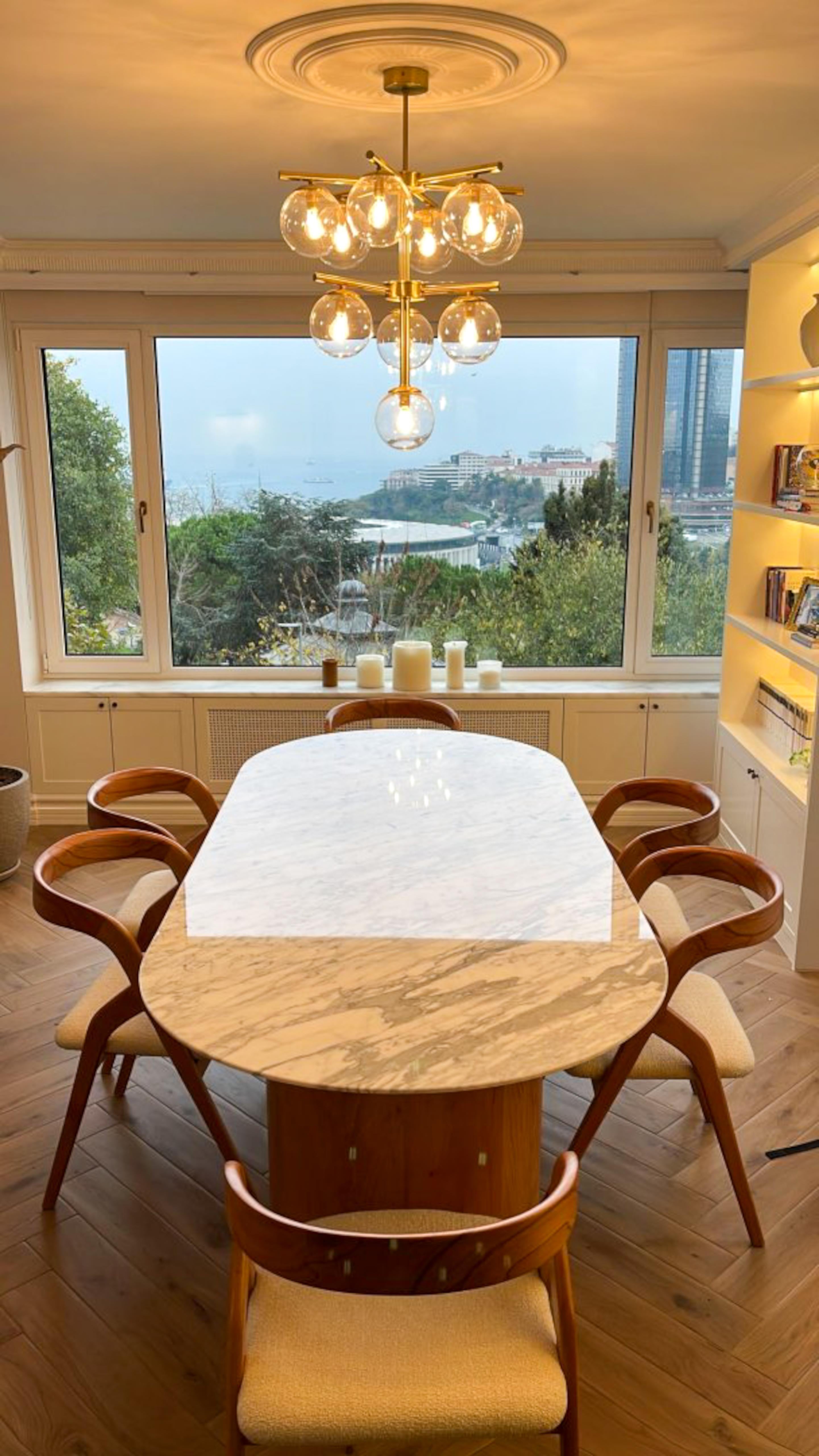 https://a.1stdibscdn.com/white-carrara-marble-dining-table-white-marble-dinner-table-for-sale-picture-5/f_91932/f_456319821751017406020/WhatsApp_Image_2025_06_27_at_12_36_08_master.jpeg