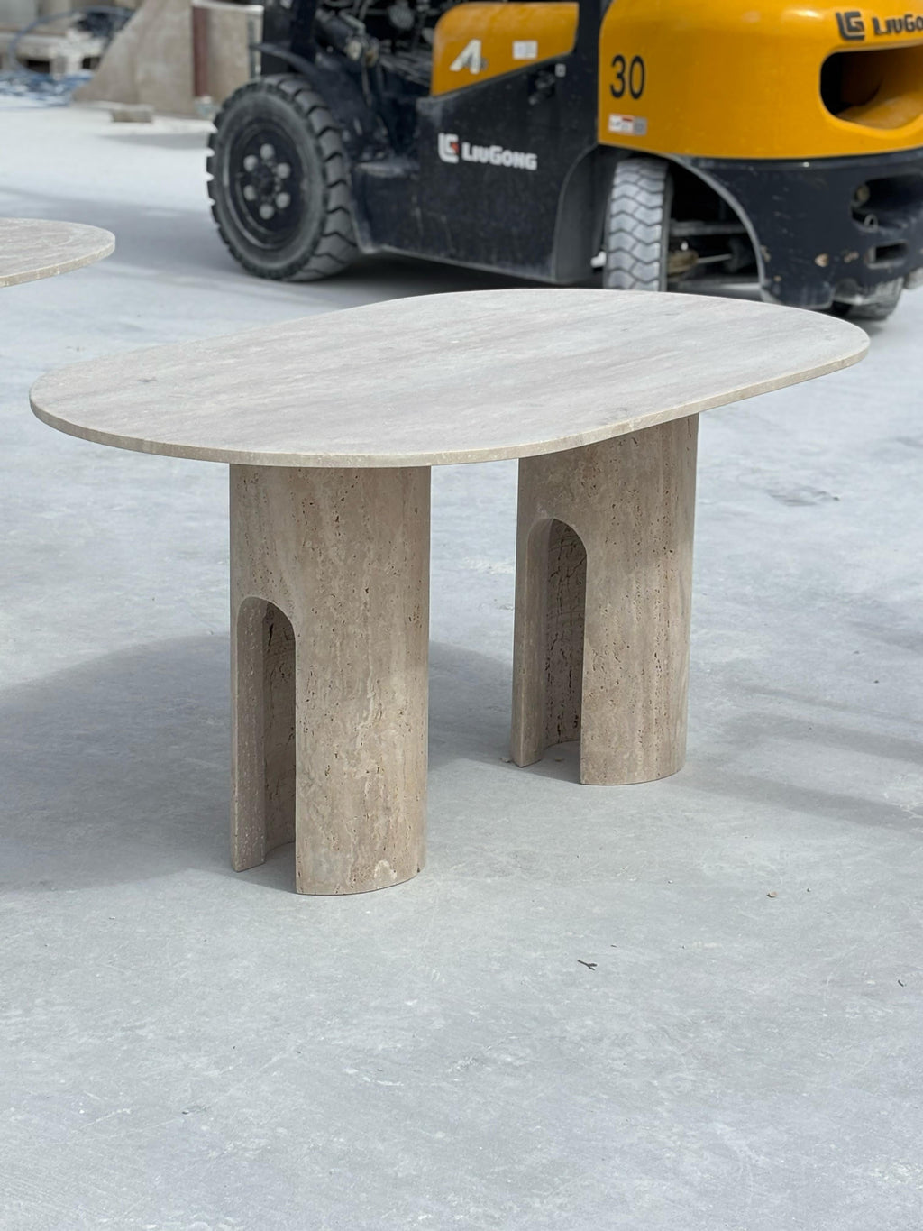 https://a.1stdibscdn.com/italian-travertine-sculptural-handmade-dining-table-custom-travertine-table-for-sale-picture-4/f_91932/f_461773321754578407431/WhatsApp_Image_2025_08_07_at_17_50_39_4__master.jpeg