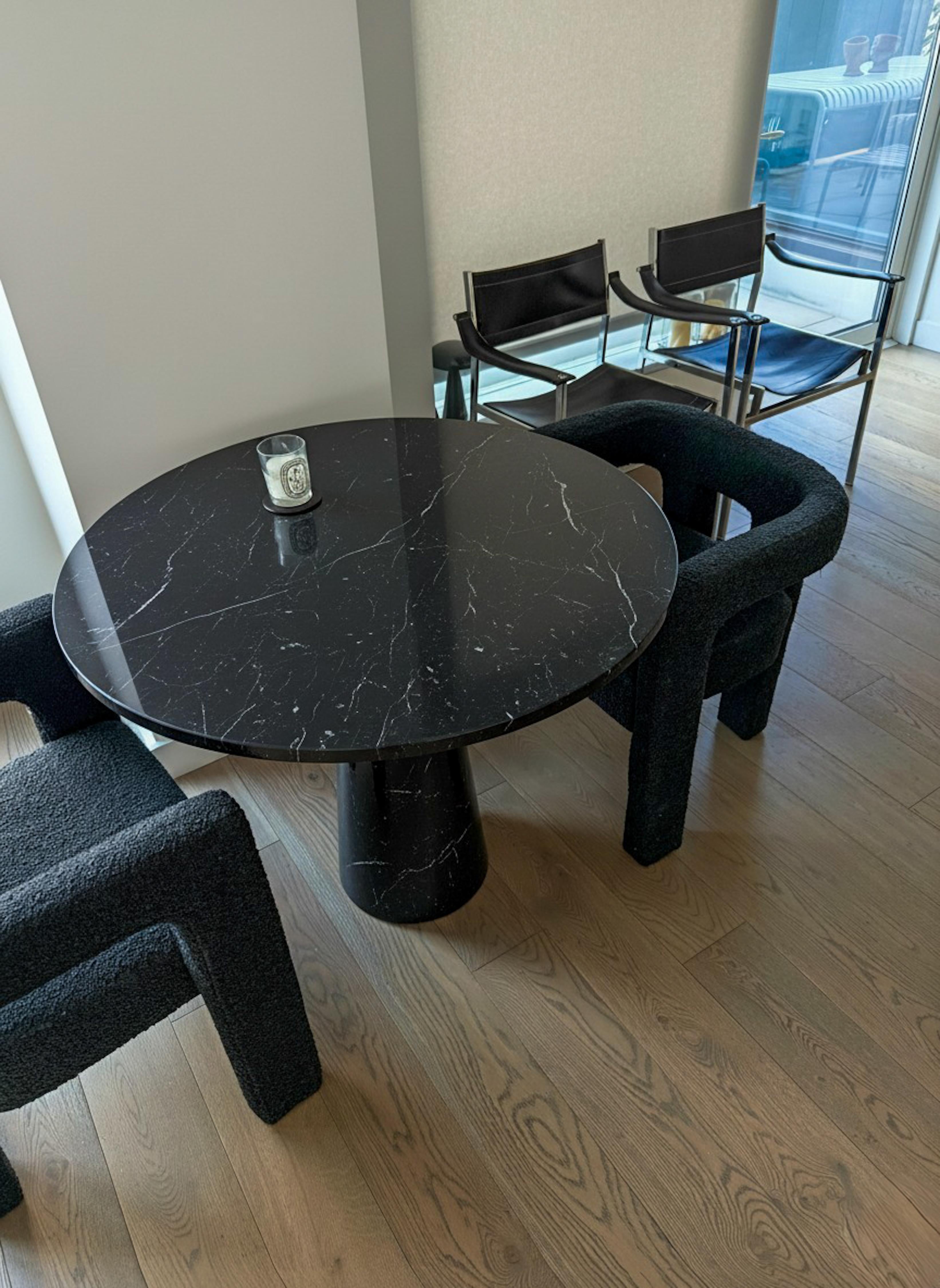 https://a.1stdibscdn.com/alexander-black-round-table-fully-black-marble-dining-round-table-for-sale-picture-5/f_91932/f_464840821756718510314/WhatsApp_Image_2025_09_01_at_12_12_37_master.jpeg