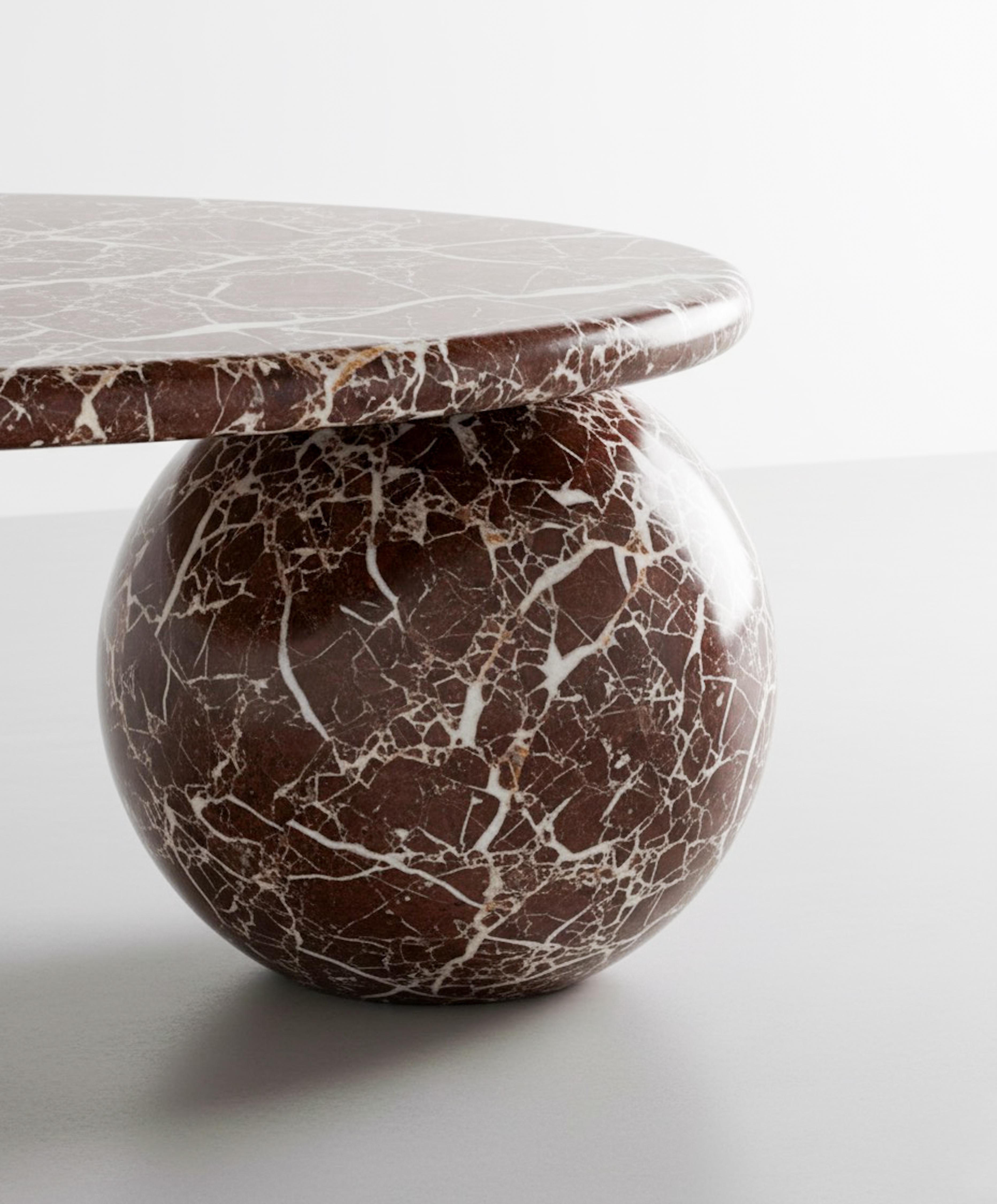 https://a.1stdibscdn.com/round-rosso-levanto-marble-coffee-table-red-marble-center-table-for-sale-picture-3/f_91932/f_464991021756821821485/WhatsApp_Image_2025_09_02_at_16_16_38_1__master.jpeg