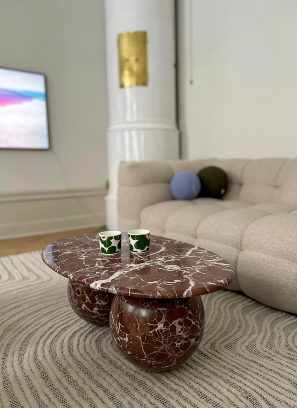 https://a.1stdibscdn.com/modern-rosso-levanto-red-marble-coffee-table-marble-end-table-side-table-for-sale-picture-4/f_91932/f_466041921757496573763/WhatsApp_Image_2025_09_02_at_16_18_45_2__master.jpeg