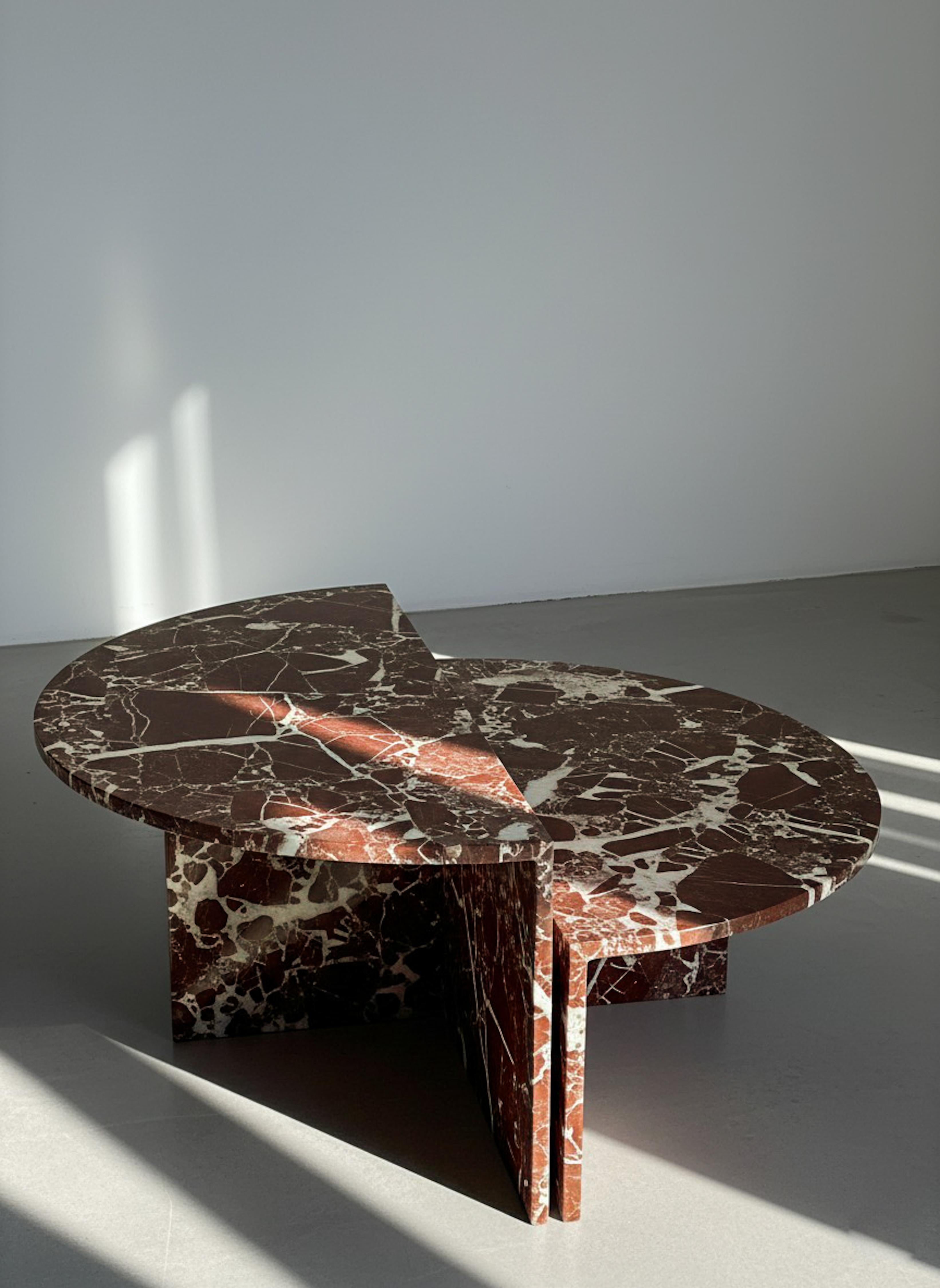 https://a.1stdibscdn.com/rosso-levanto-marble-coffee-table-set-handcrafted-designer-art-piece-for-sale-picture-2/f_91932/f_472455621761655612043/WhatsApp_Image_2025_10_28_at_13_20_16_2__master.jpeg