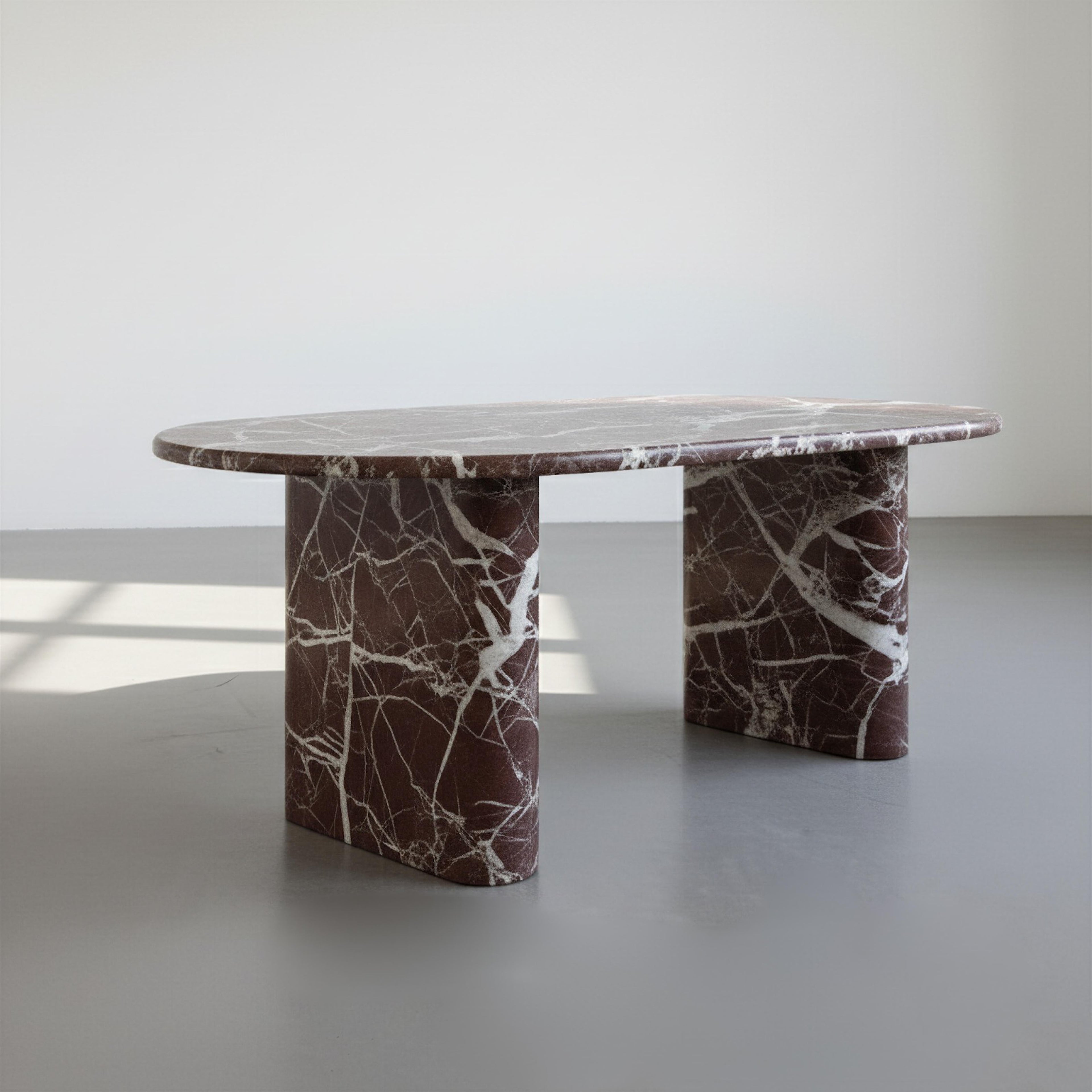 https://a.1stdibscdn.com/sculptural-rosso-levanto-marble-dining-table-italian-design-marble-table-for-sale-picture-2/f_91932/f_474218621762520063072/WhatsApp_Image_2025_11_07_at_15_37_39_3__master.jpeg