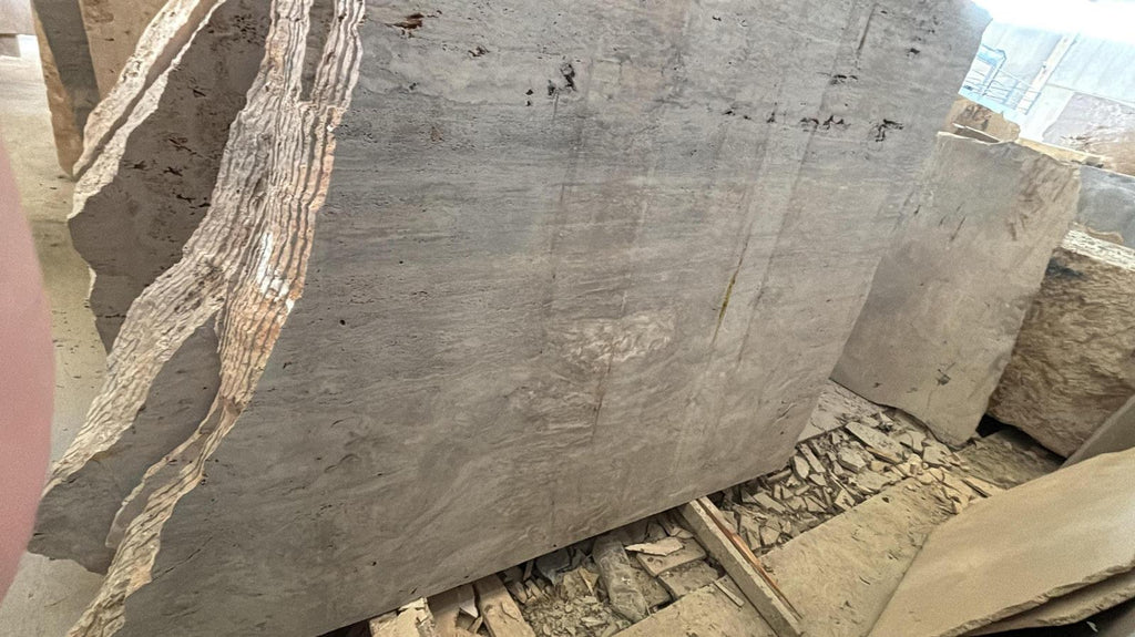 https://a.1stdibscdn.com/ellips-silver-travertine-stone-dining-table-silver-marble-oval-table-for-sale-picture-9/f_91932/f_477193621764163881754/WhatsApp_Image_2025_11_26_at_16_31_07_master.jpeg