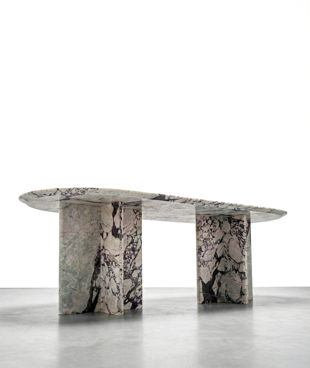 https://a.1stdibscdn.com/calacatta-viola-marble-monolith-dining-table-custom-made-white-marble-table-for-sale-picture-3/f_91932/f_479481121765438066252/WhatsApp_Image_2025_12_11_at_09_59_55_master.jpeg