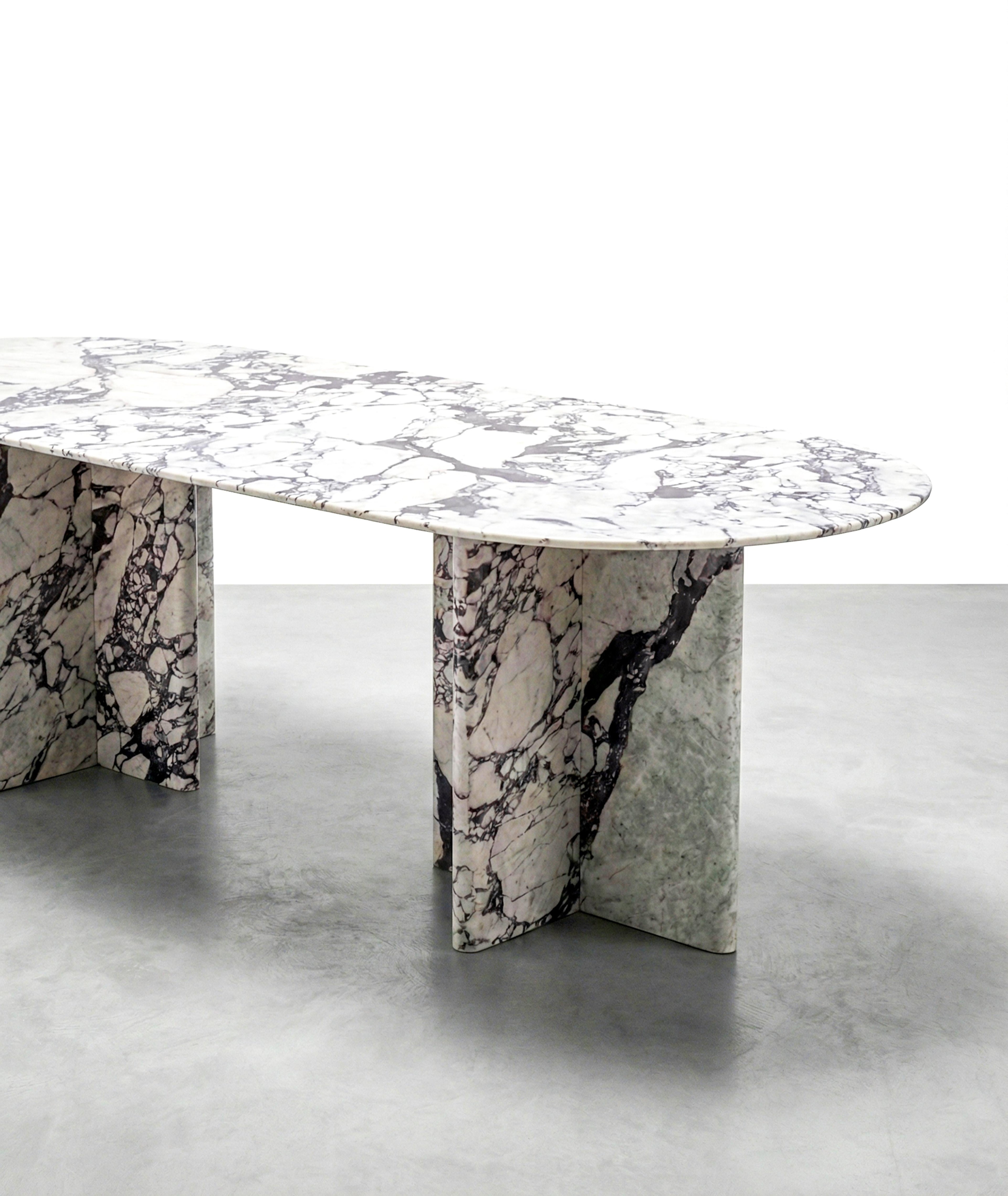 https://a.1stdibscdn.com/calacatta-viola-marble-monolith-dining-table-custom-made-white-marble-table-for-sale-picture-6/f_91932/f_479481121765438066672/WhatsApp_Image_2025_12_11_at_09_59_56_3__master.jpeg
