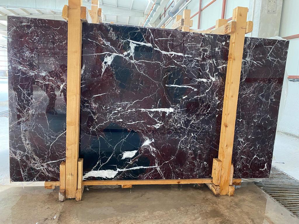 https://a.1stdibscdn.com/rosso-levanto-glass-marble-coffee-table-handmade-coffee-table-for-sale-picture-12/f_91932/f_481411621767183150878/WhatsApp_Image_2025_12_31_at_15_11_06_4__master.jpeg