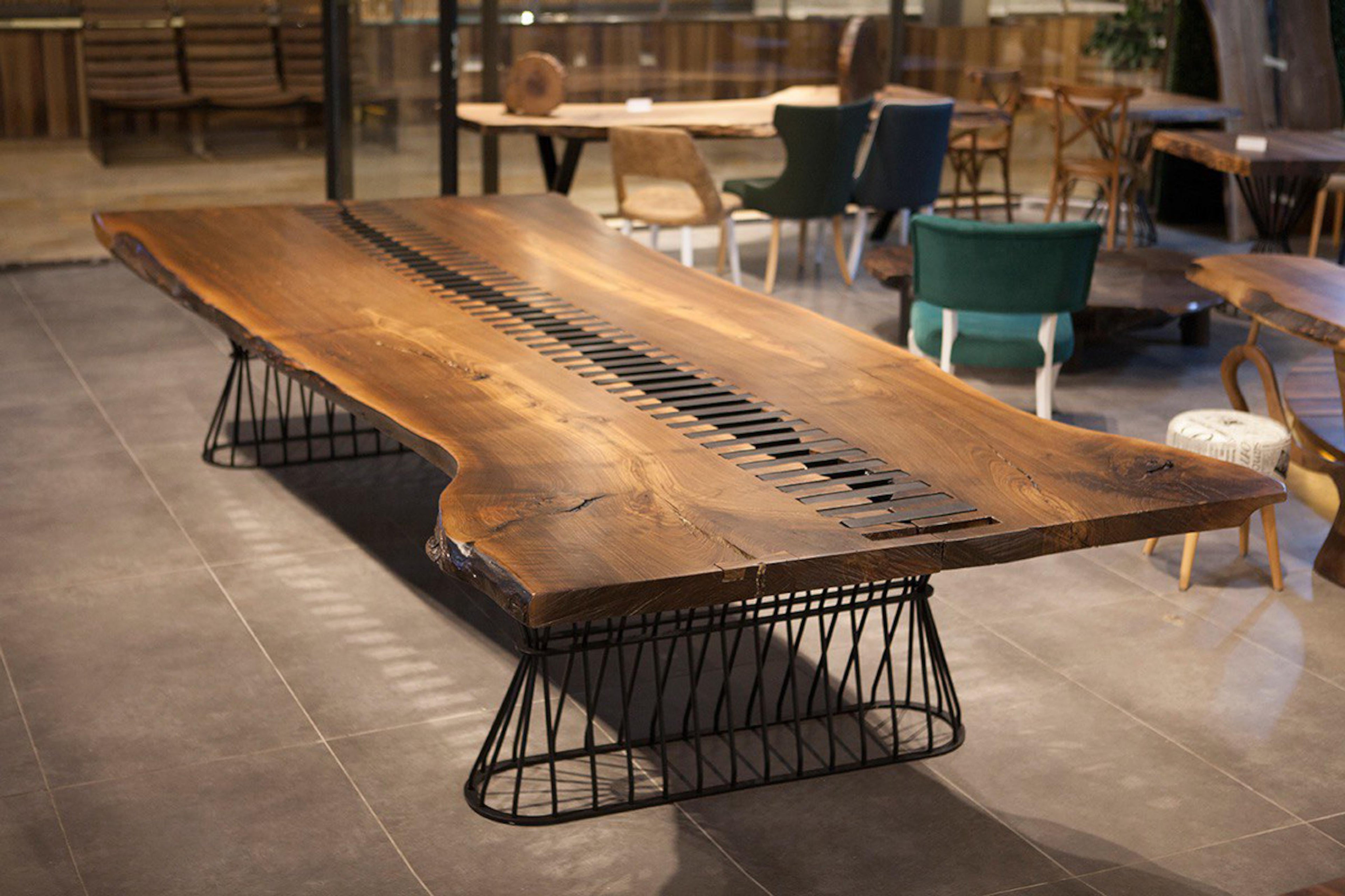 https://a.1stdibscdn.com/10ft-large-zipper-massive-black-walnut-dining-table-live-edge-conference-table-for-sale-picture-2/f_91932/f_482985321768303718390/WhatsApp_Image_2026_01_13_at_14_23_20_3__master.jpeg