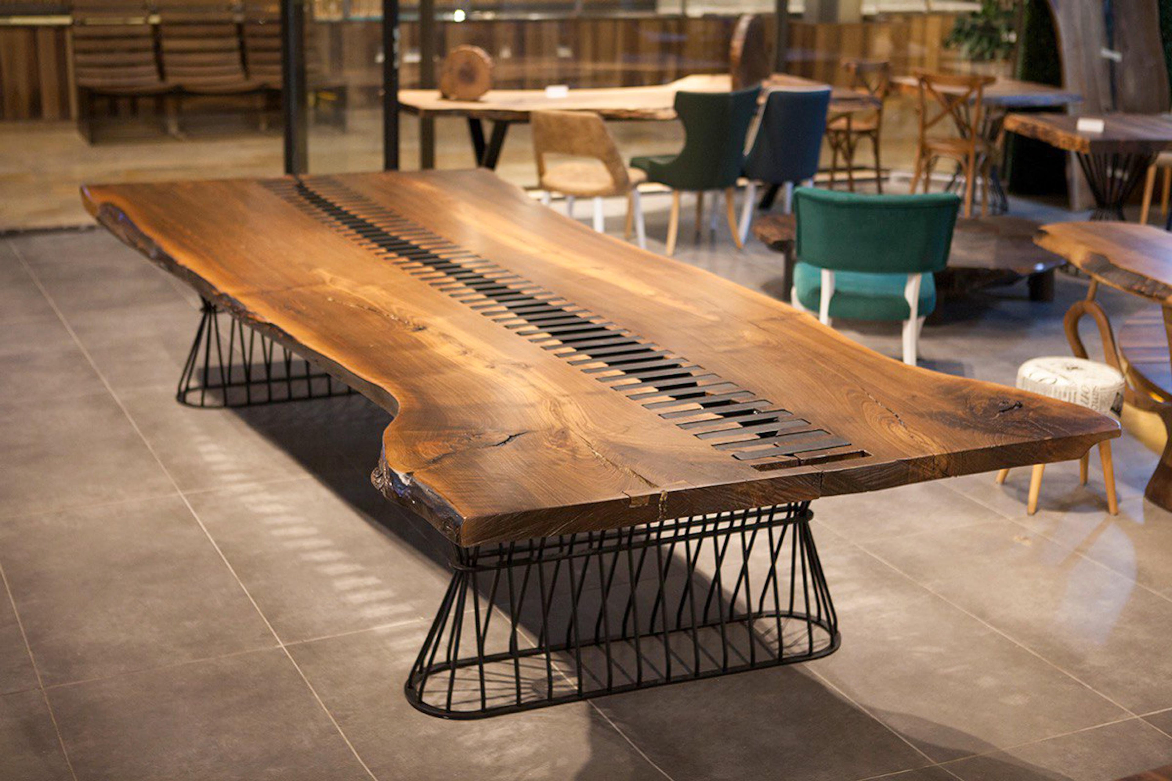 https://a.1stdibscdn.com/10ft-large-zipper-massive-black-walnut-dining-table-live-edge-conference-table-for-sale-picture-5/f_91932/f_482985321768303718415/WhatsApp_Image_2026_01_13_at_14_23_20_master.jpeg