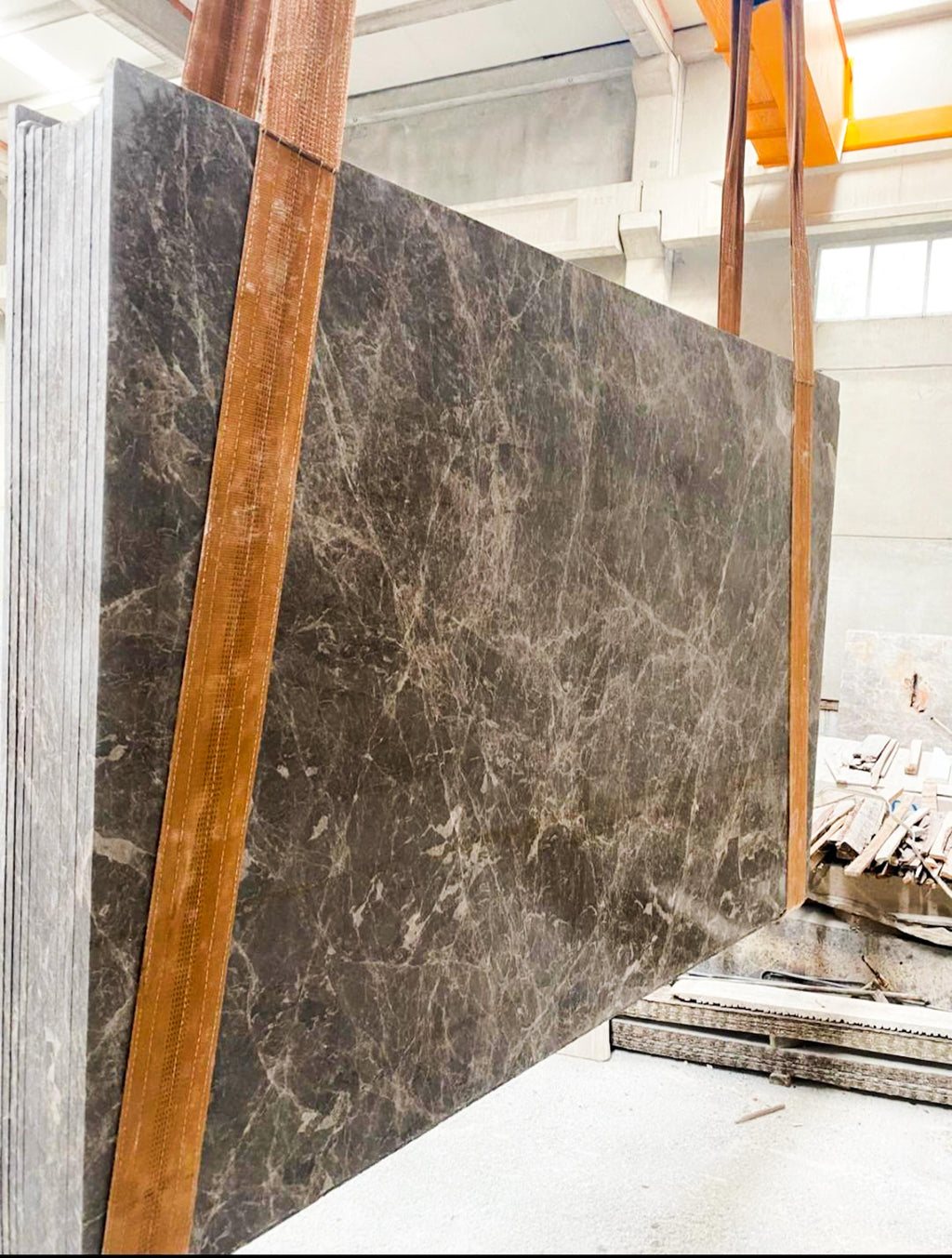 https://a.1stdibscdn.com/emperador-marble-oval-dining-table-with-high-polished-finish-bespoke-marble-for-sale-picture-4/f_91932/f_483339821768470900770/WhatsApp_Image_2026_01_15_at_11_59_03_3__master.jpeg