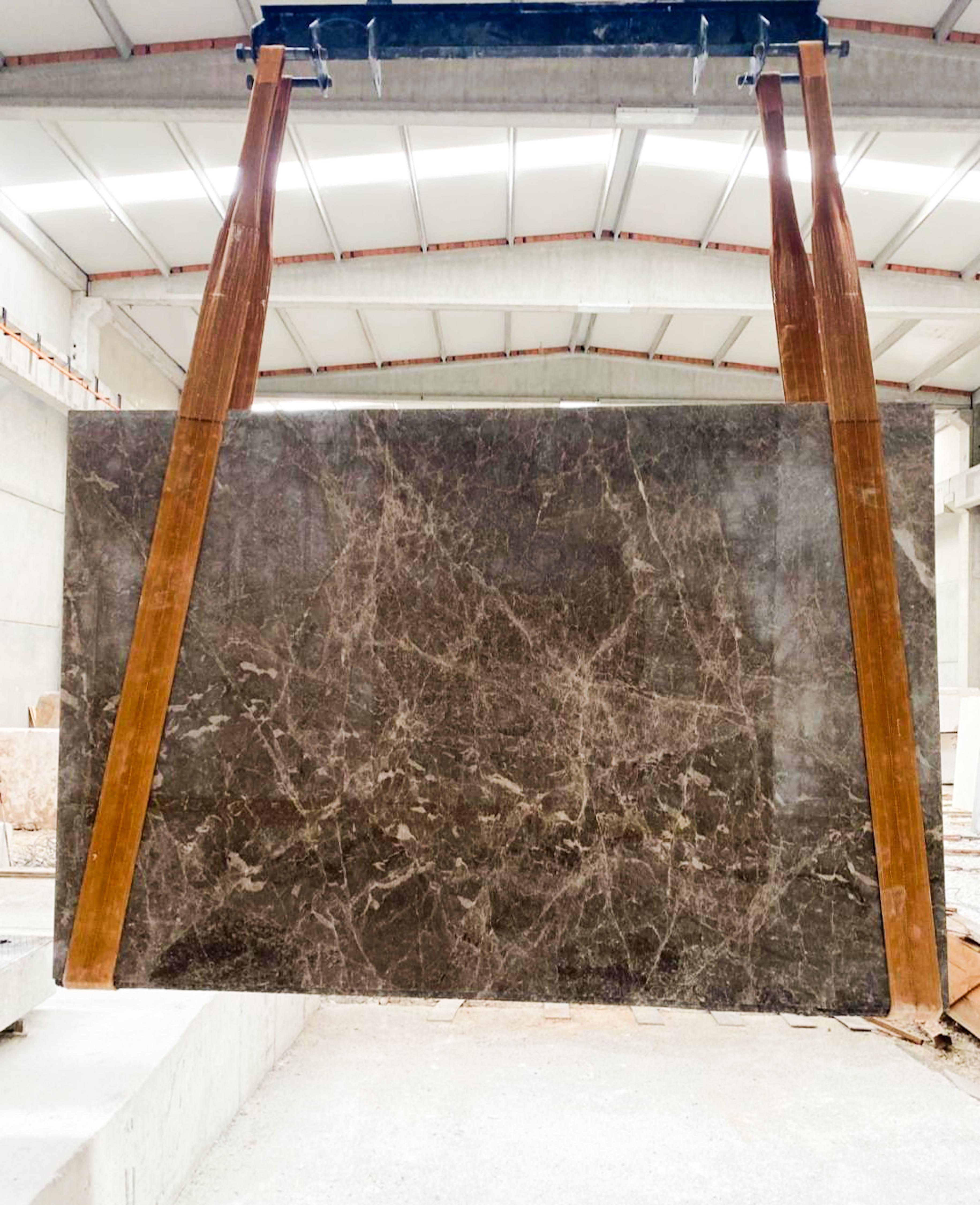 https://a.1stdibscdn.com/emperador-marble-oval-dining-table-with-high-polished-finish-bespoke-marble-for-sale-picture-6/f_91932/f_483339821768470900647/WhatsApp_Image_2026_01_15_at_11_59_04_master.jpeg