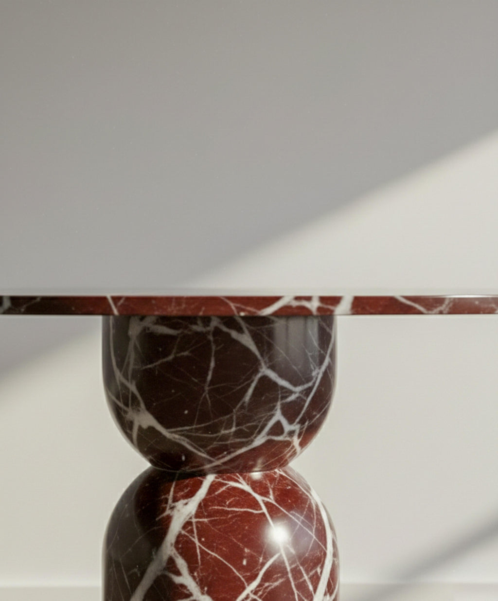 https://a.1stdibscdn.com/italian-modern-dining-table-in-solid-rosso-levanto-marble-monolithic-table-for-sale-picture-2/f_91932/f_485636821769688740725/WhatsApp_Image_2026_01_29_at_15_09_01_1__master.jpeg